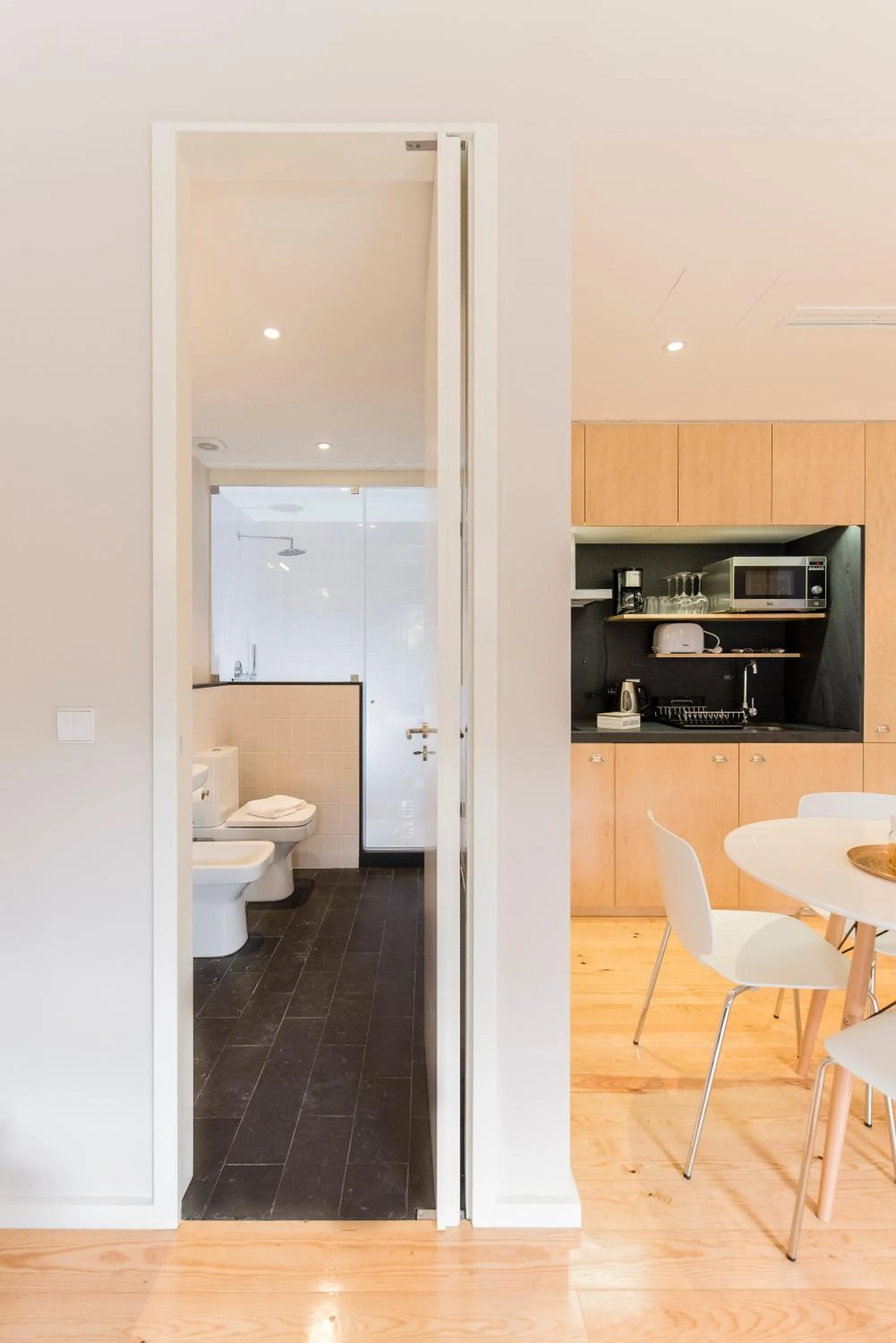 Bathroom in Oporto Trendy River