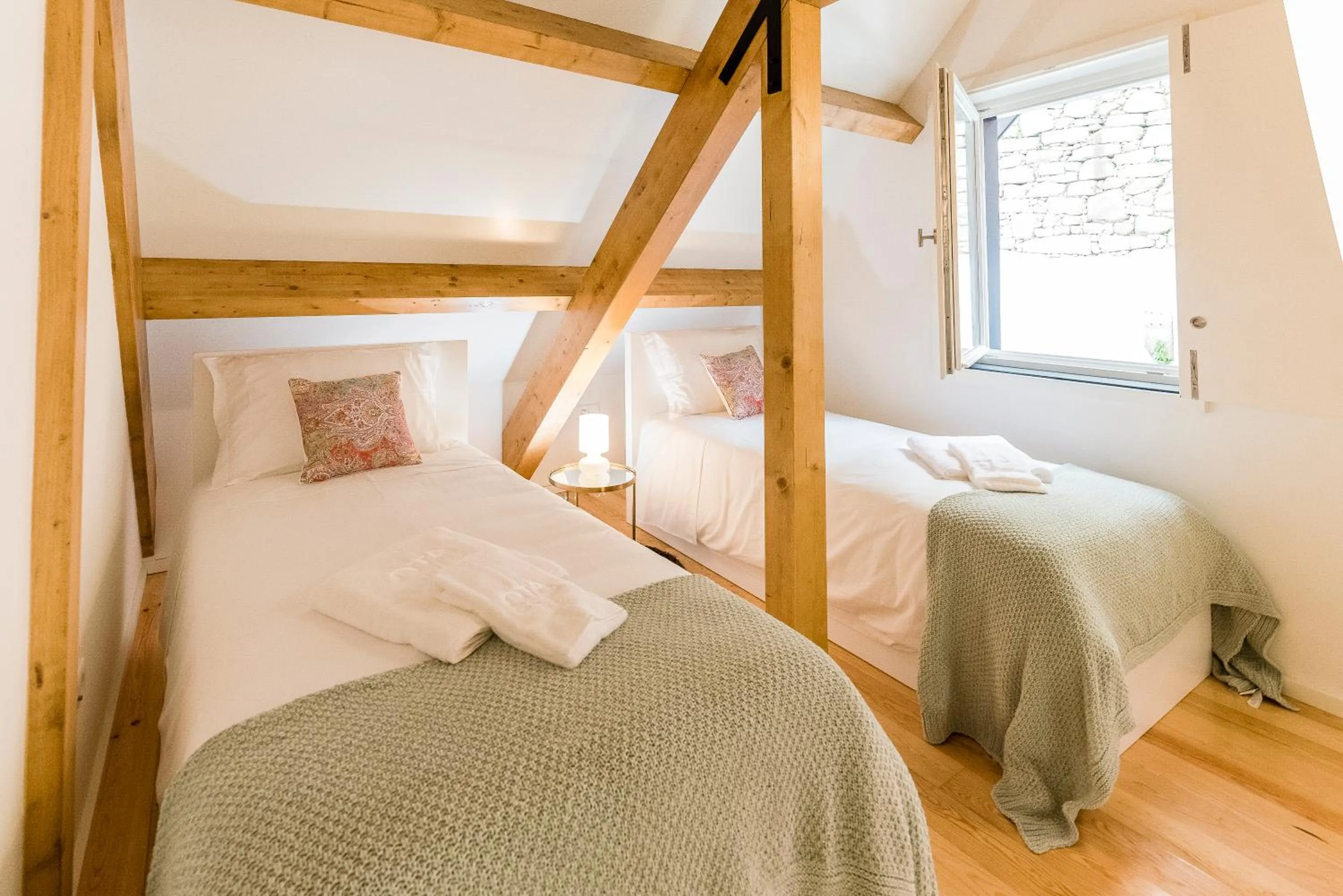 Bed in Oporto Trendy River