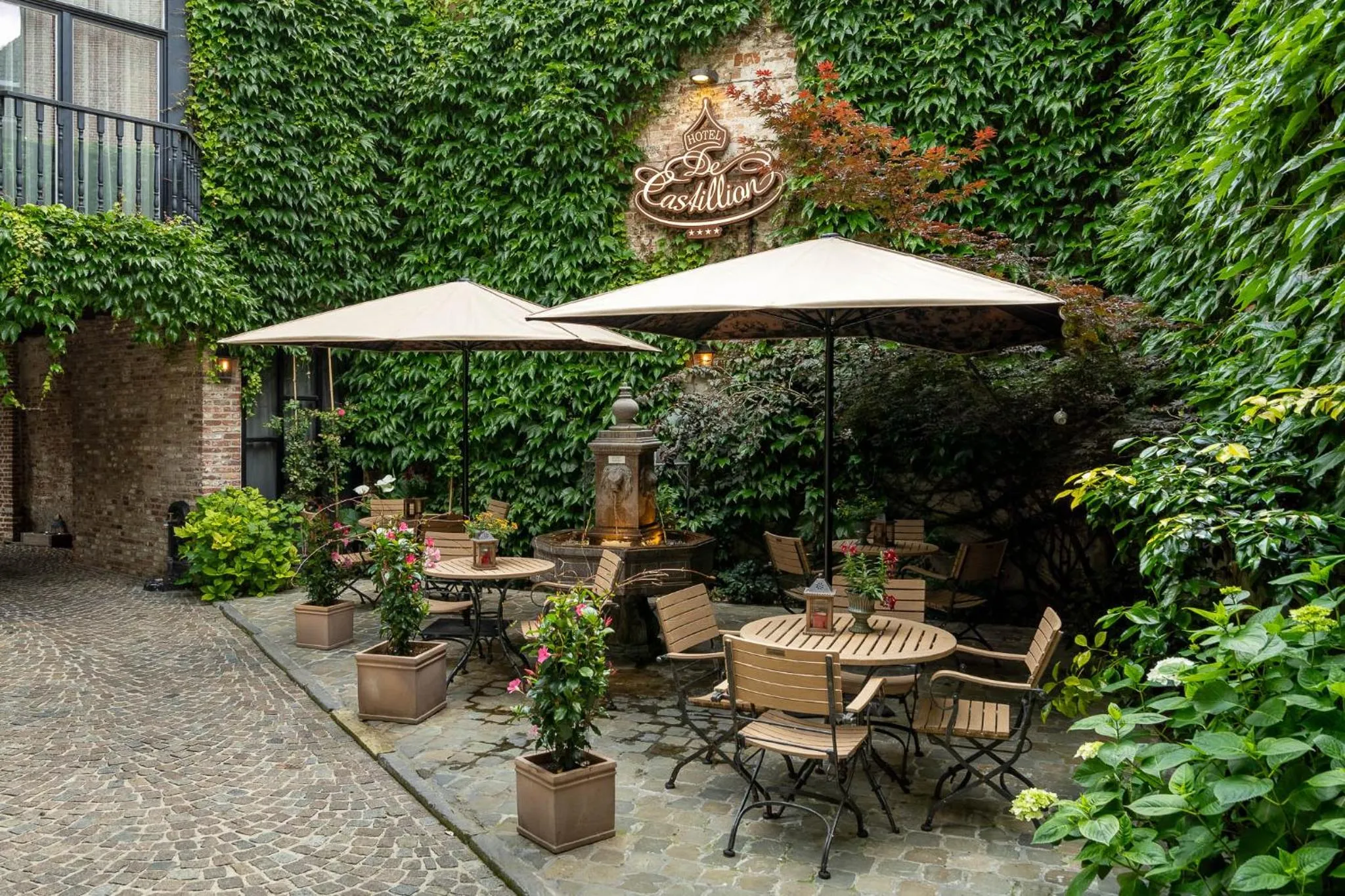 Patio in Boutique Hotel De Castillion