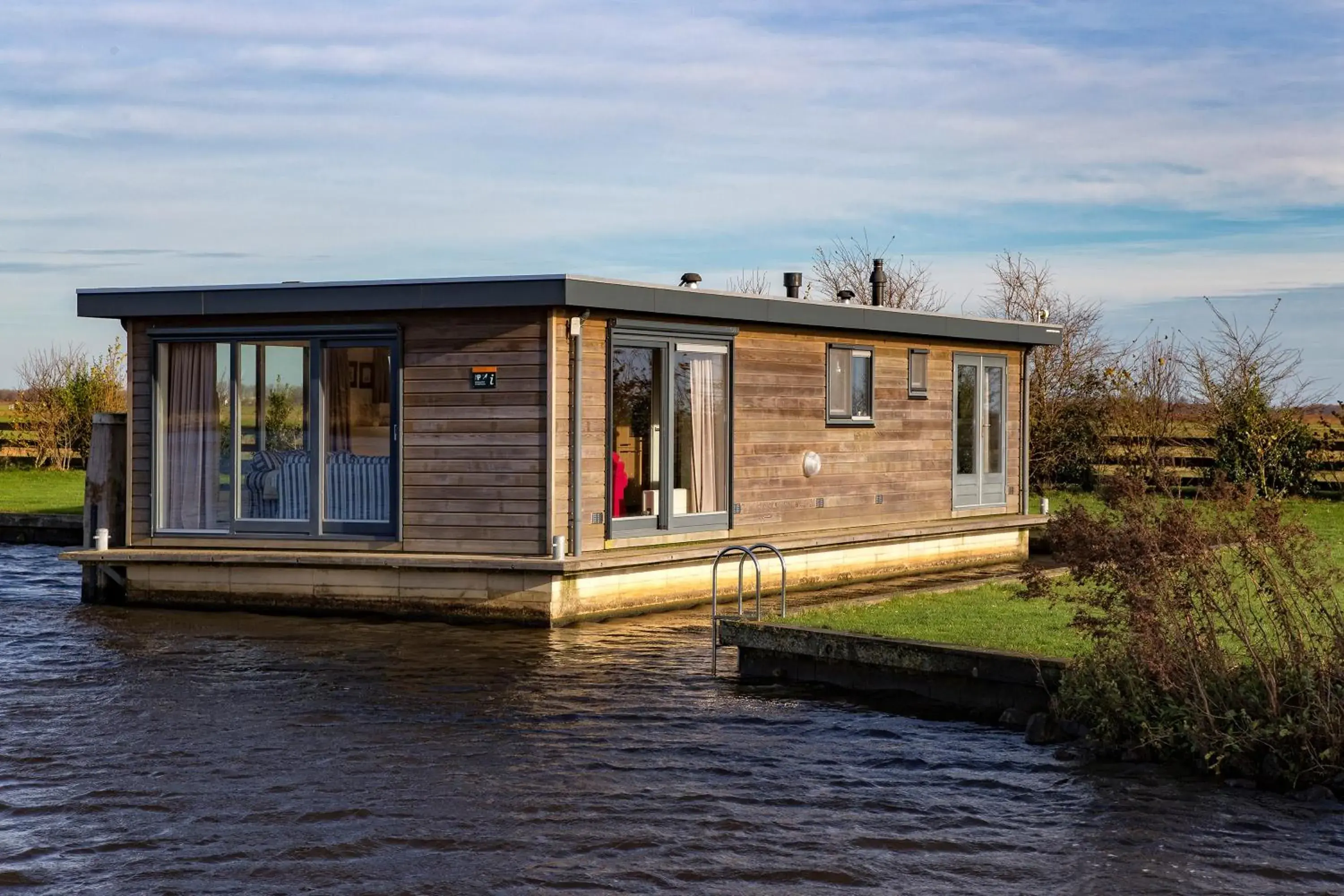 Woonboot Sweltsje Woonboot Sweltsje