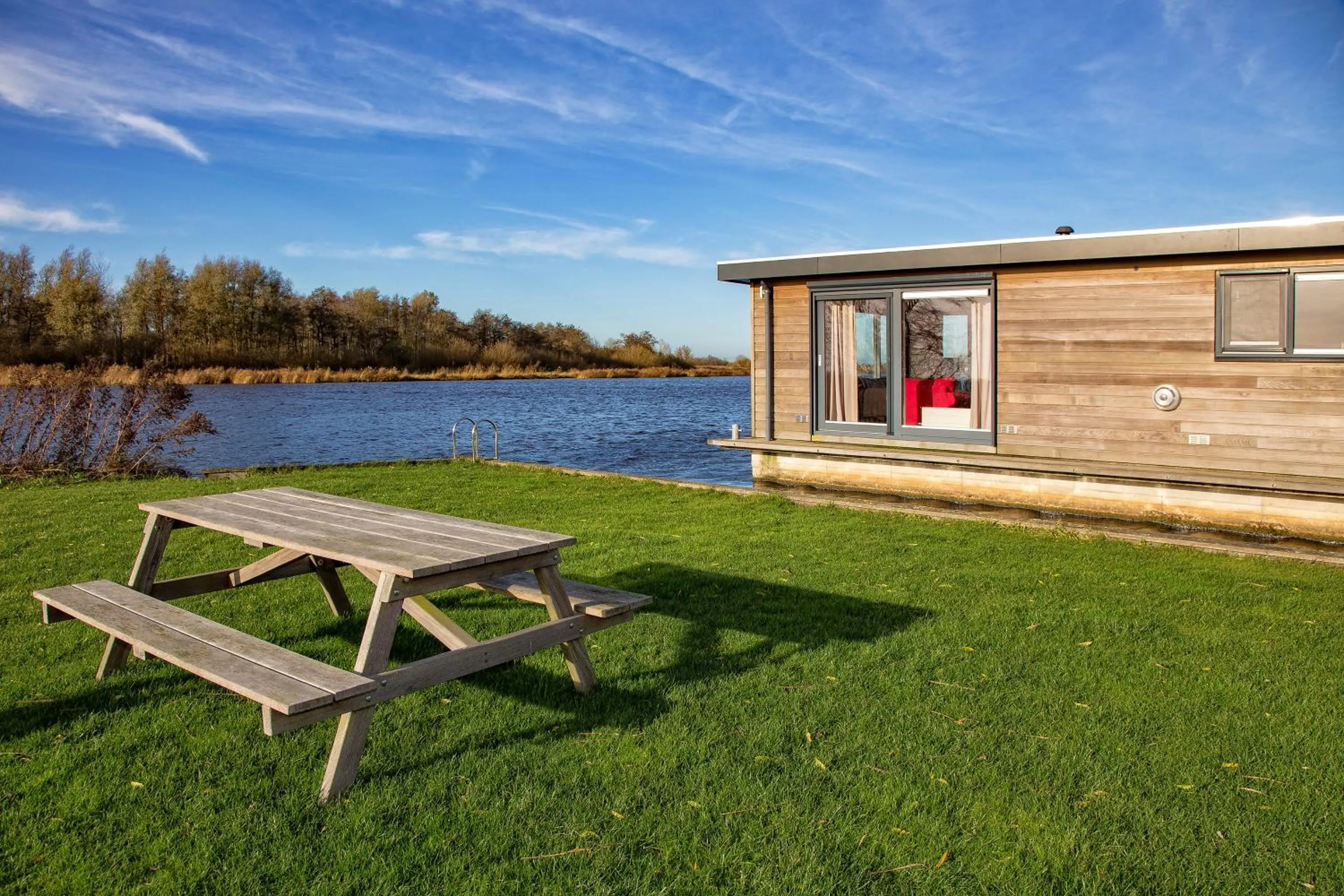 Property building in Woonboot Sweltsje