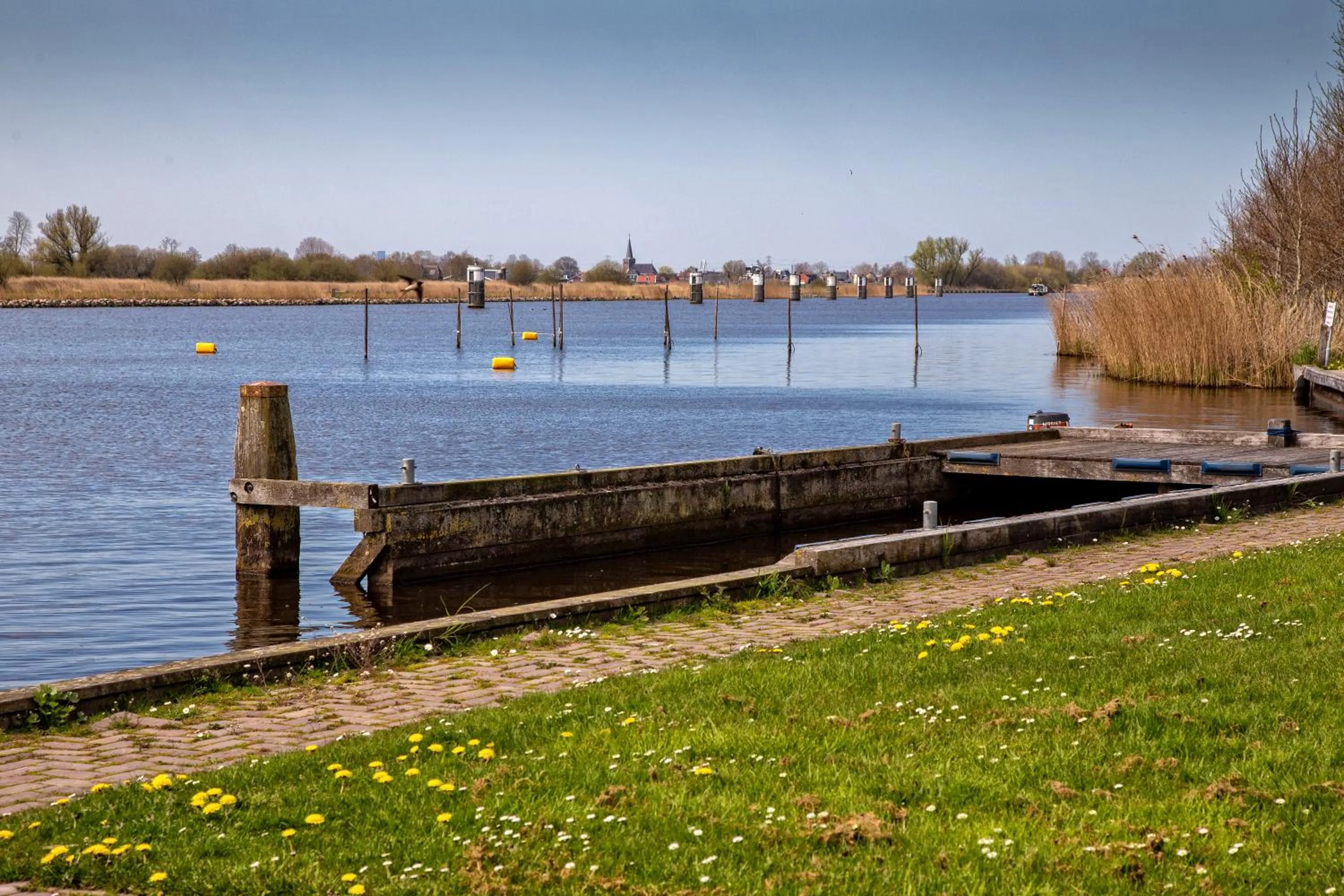 Lake view in Woonboot Sweltsje