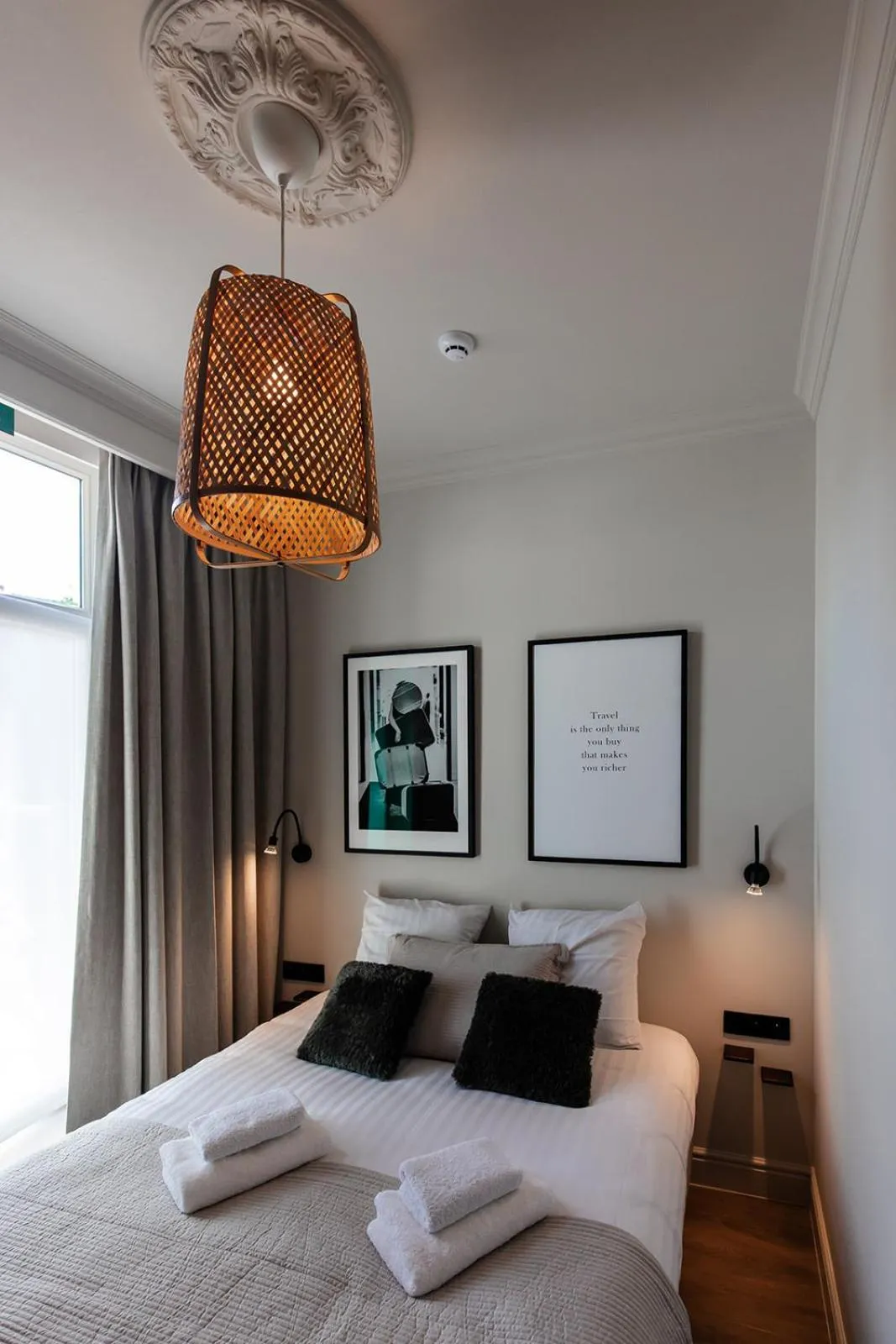 Bedroom, Bed in Hotel Rose Red