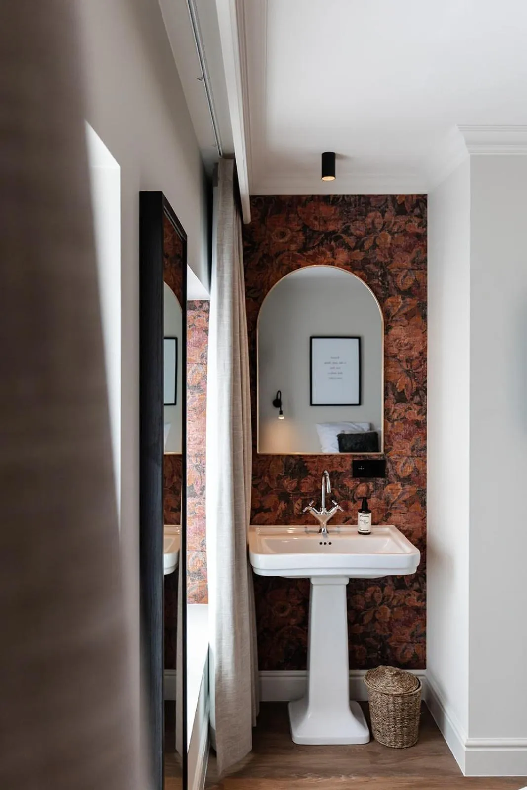 Bathroom in Hotel Rose Red