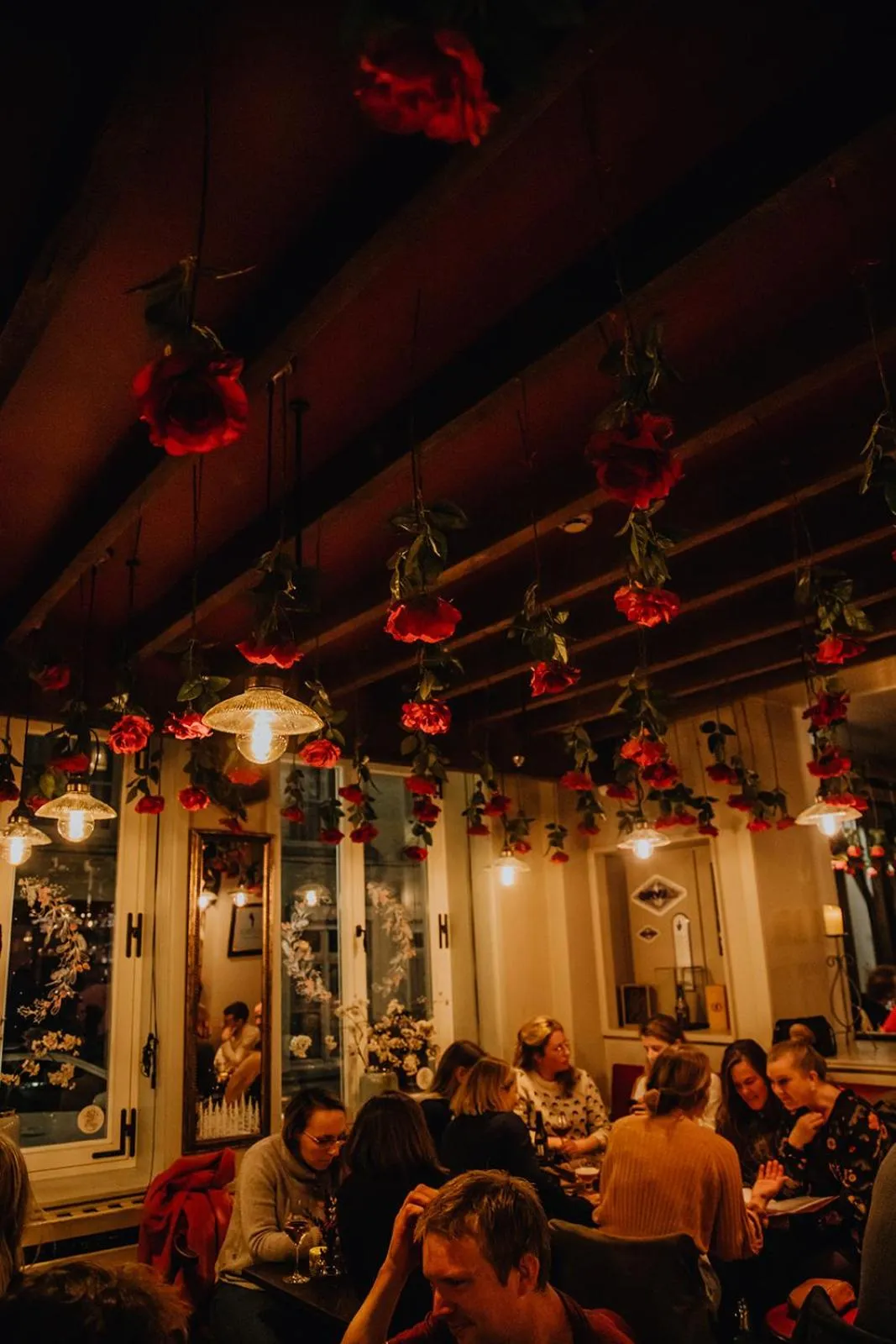 Restaurant/places to eat in Hotel Rose Red