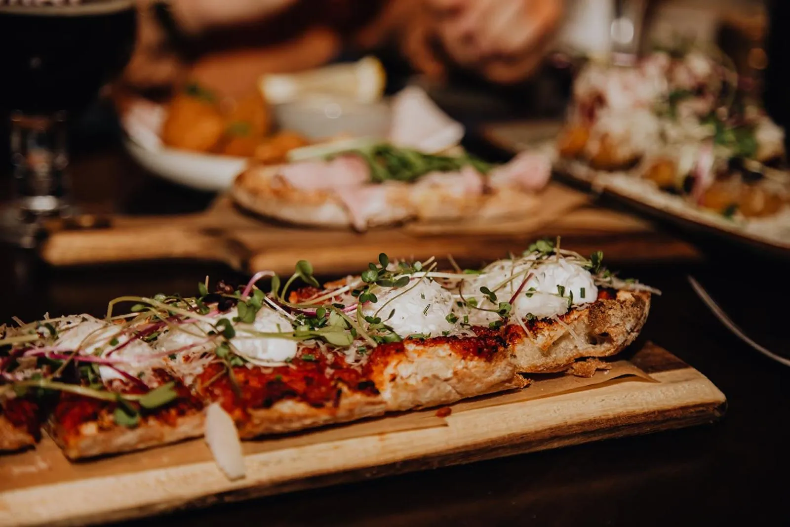 Restaurant/places to eat in Hotel Rose Red