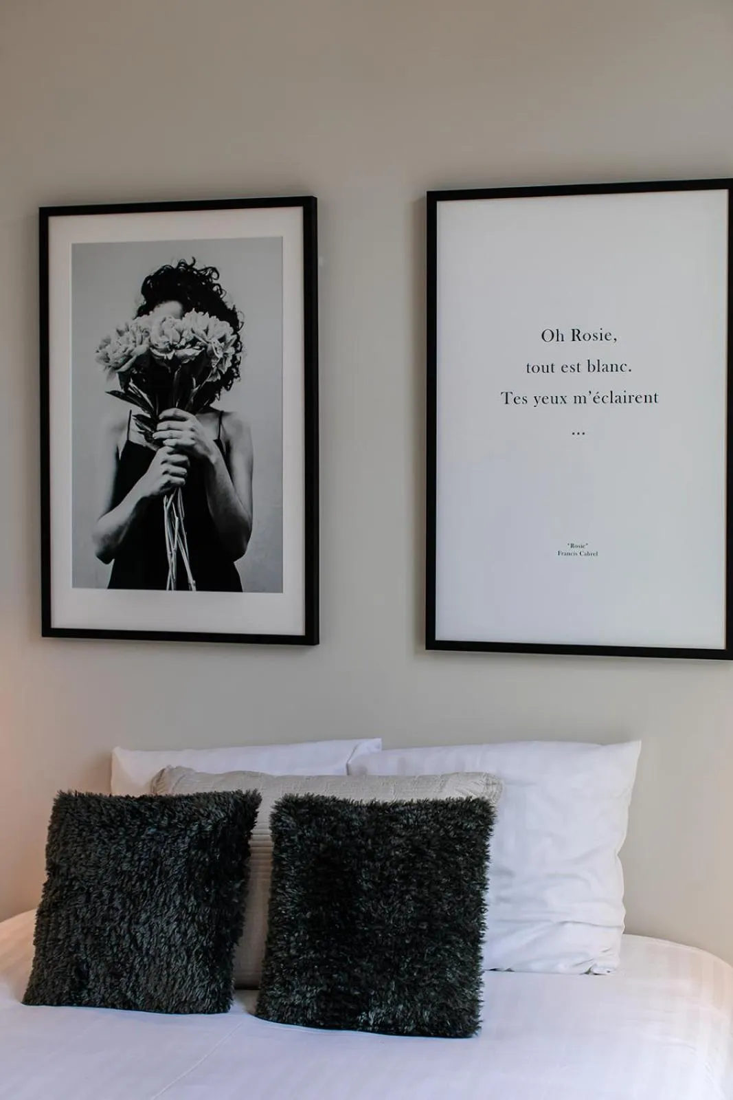 Decorative detail, Bed in Hotel Rose Red