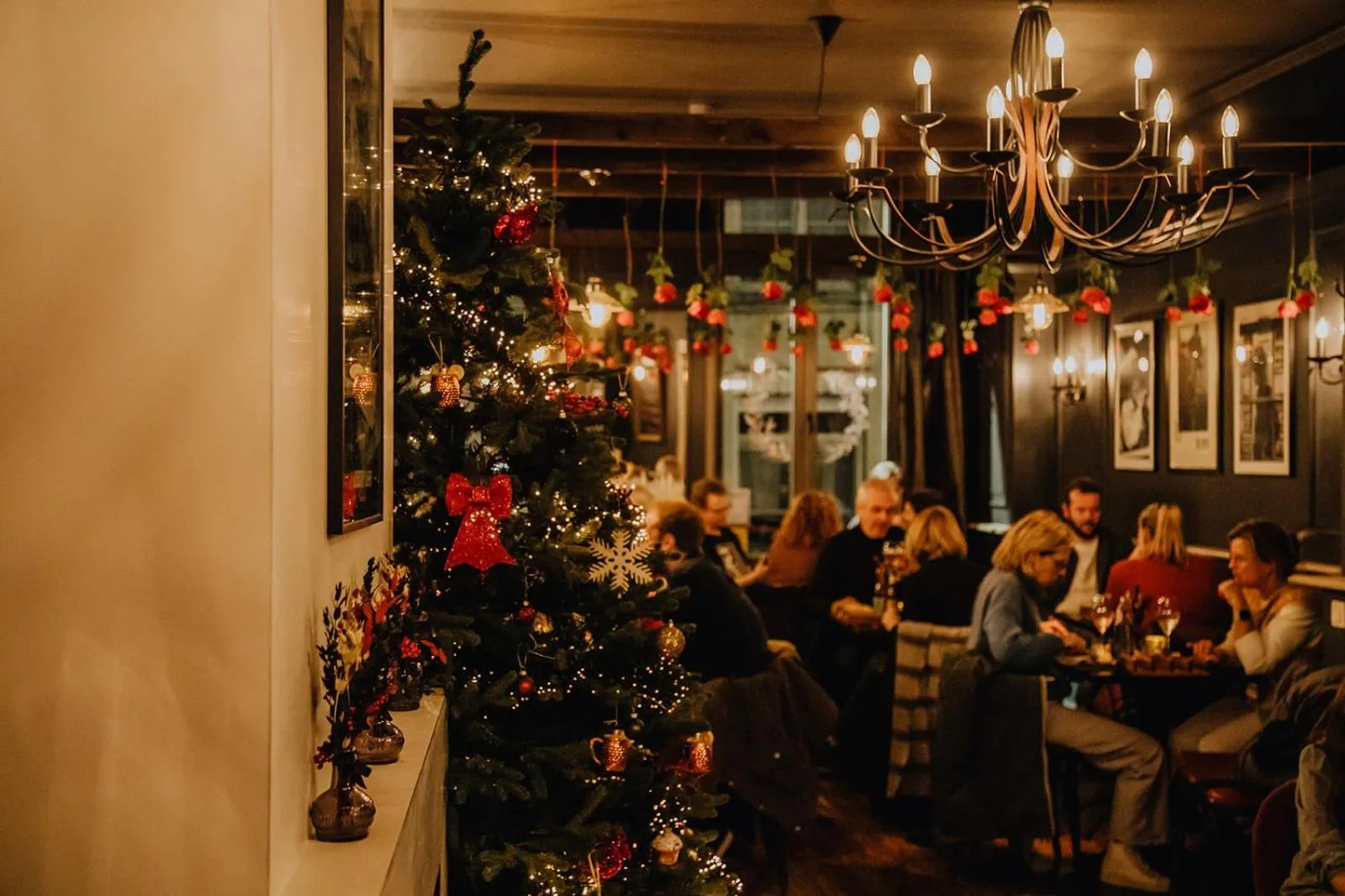 Restaurant/places to eat in Hotel Rose Red