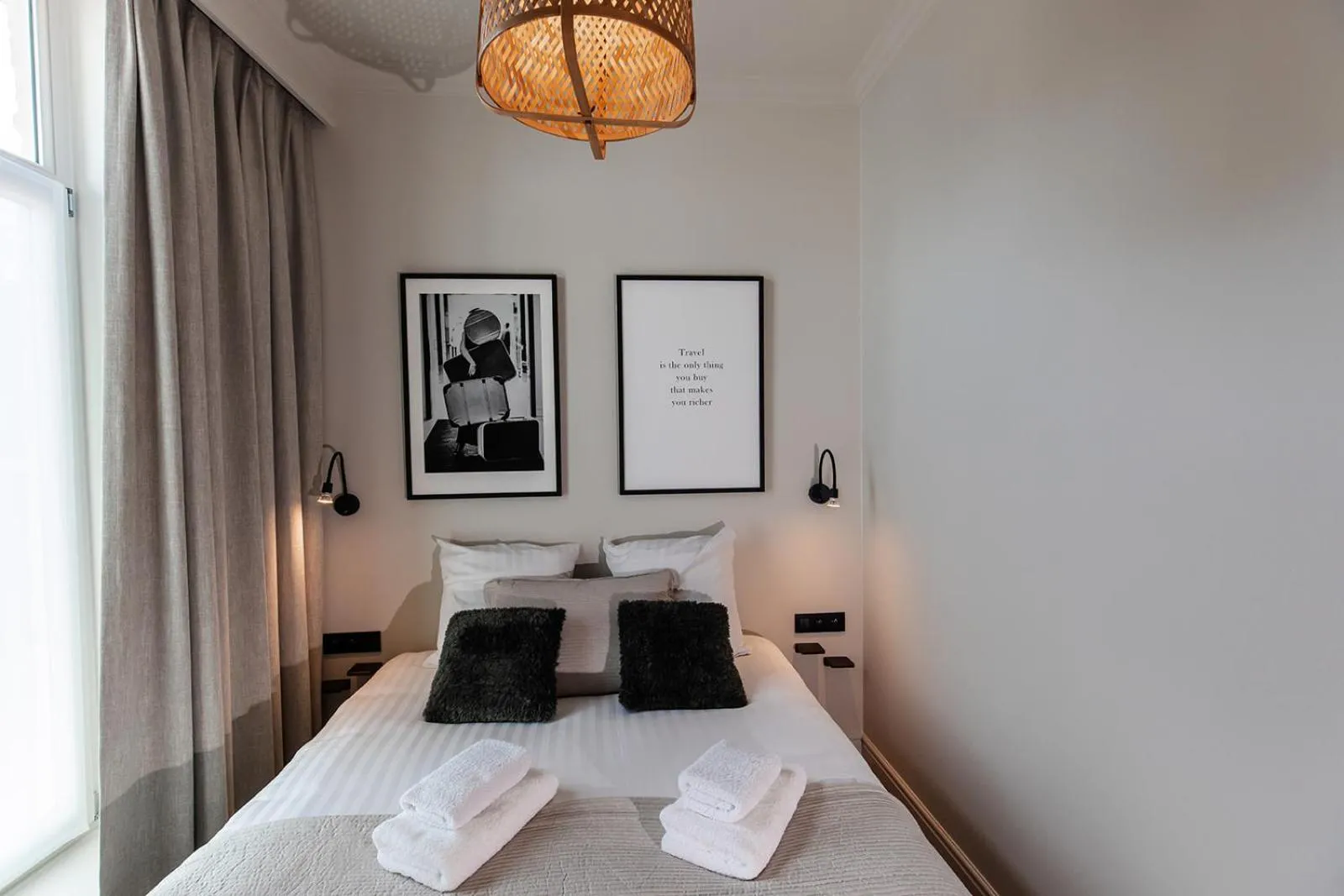 Bedroom, Bed in Hotel Rose Red