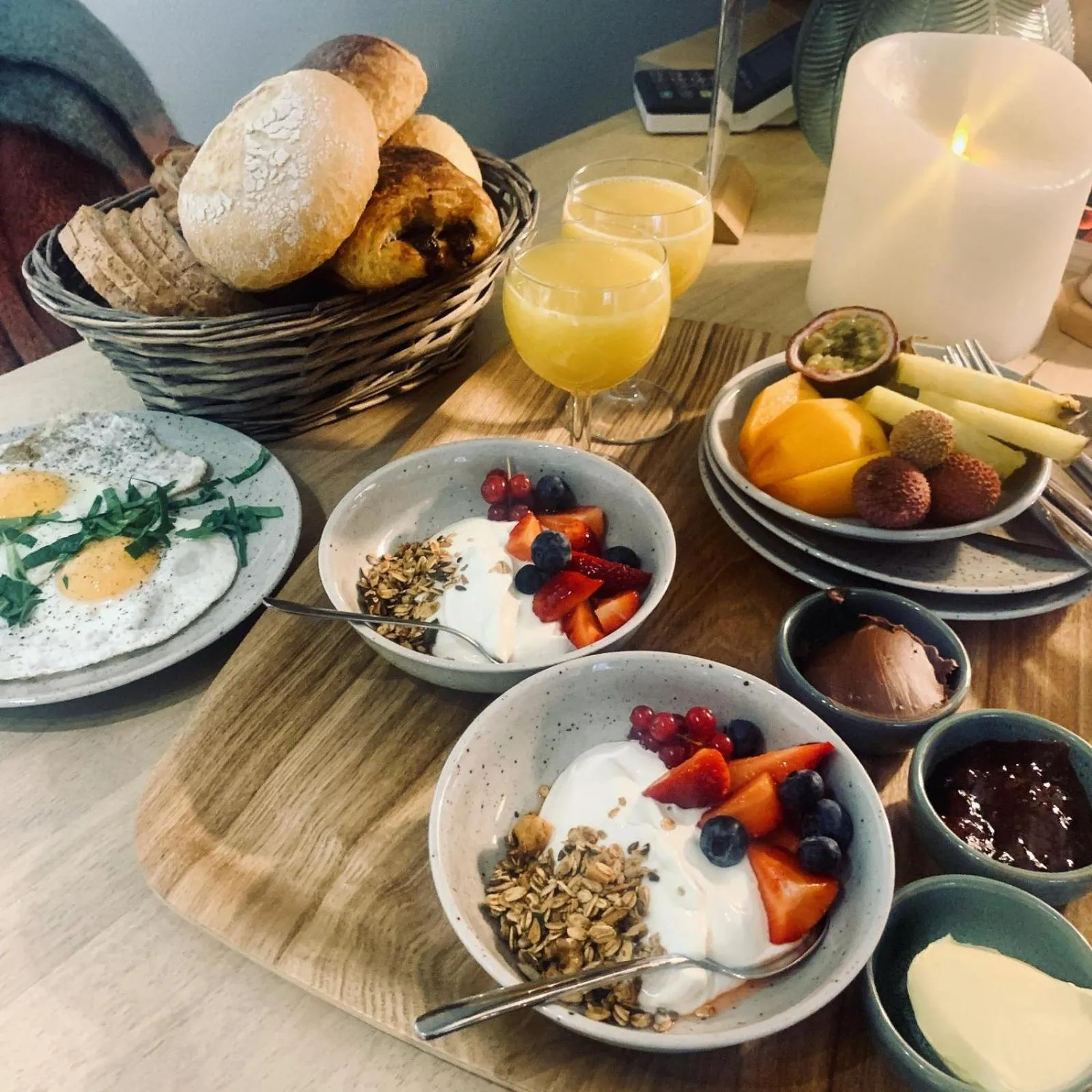 Breakfast in Hotel Rose Red