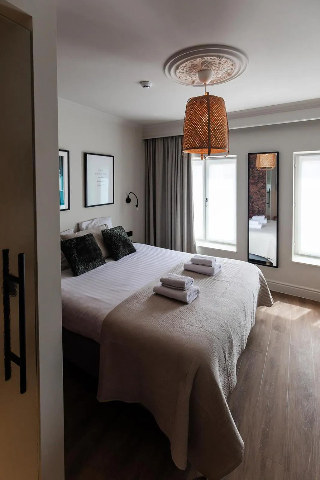 Bedroom, Bed in Hotel Rose Red