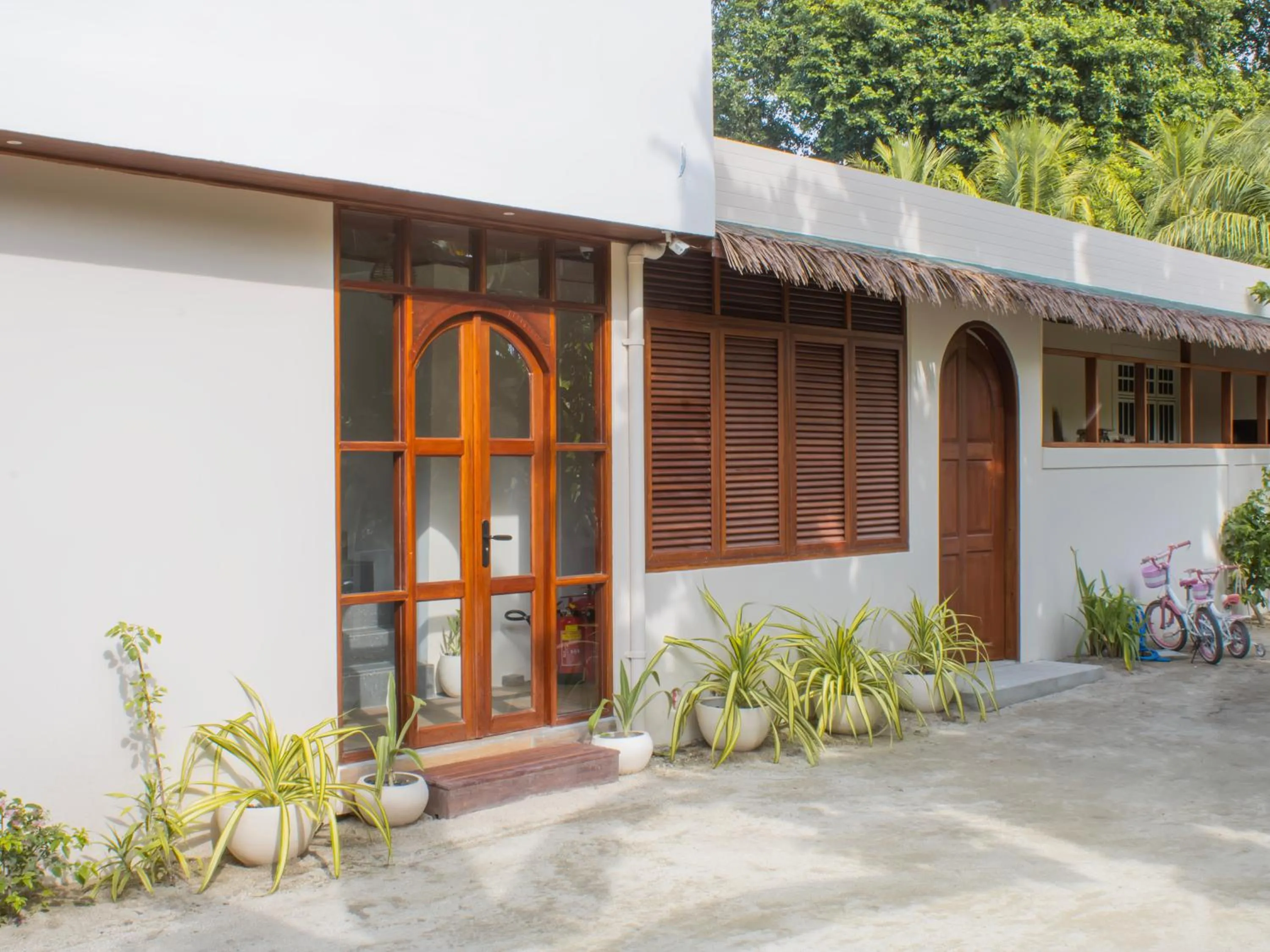 Property building in Ithaa Inn Kamadhoo