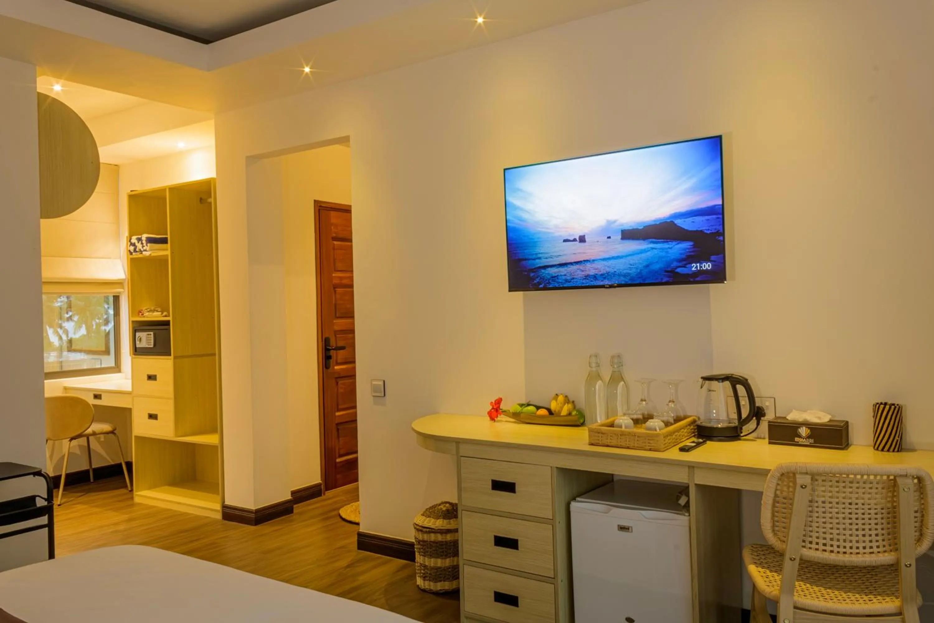 TV and multimedia, Bed in Ithaa Inn Kamadhoo