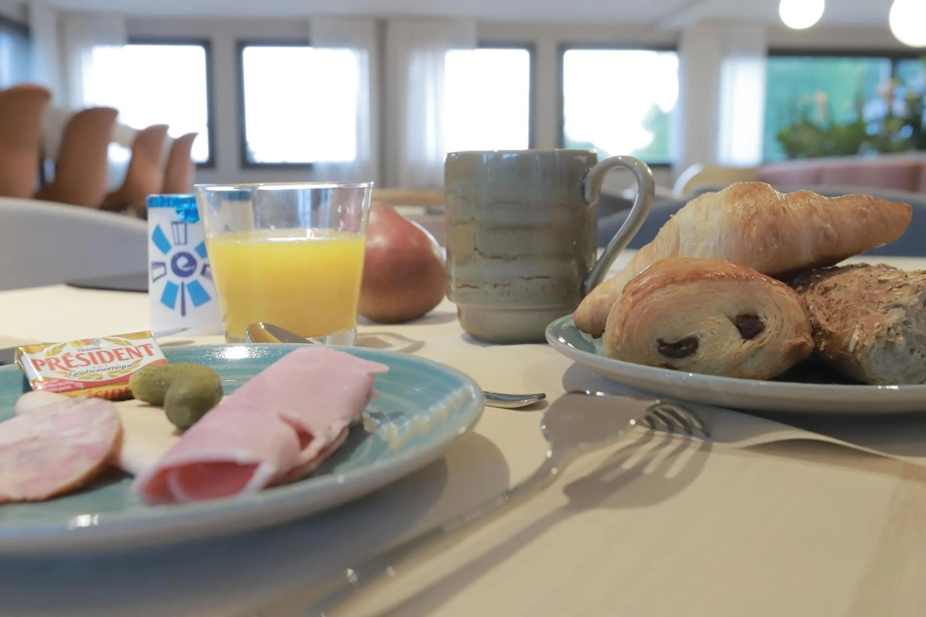 Buffet breakfast in Hôtel Antares & Spa