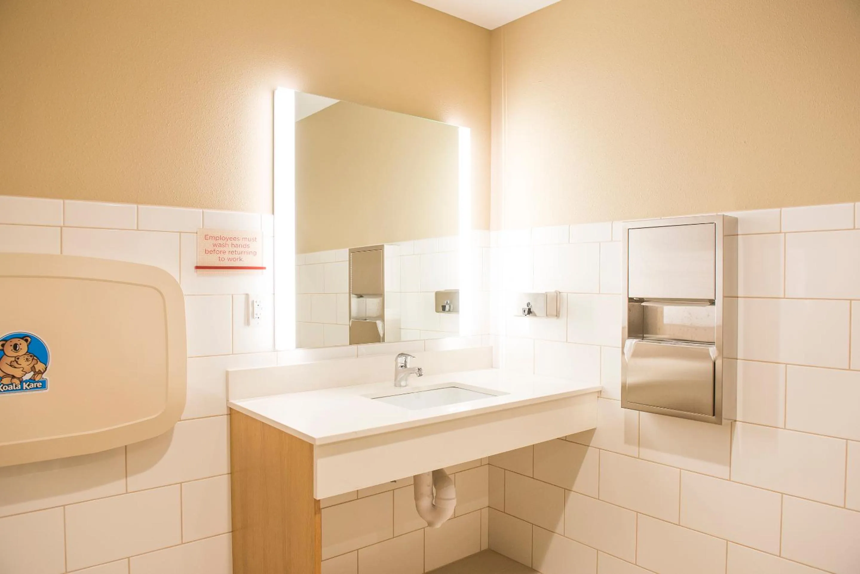 Lobby or reception, Bed in Candlewood Suites Fargo South-Medical Center by IHG