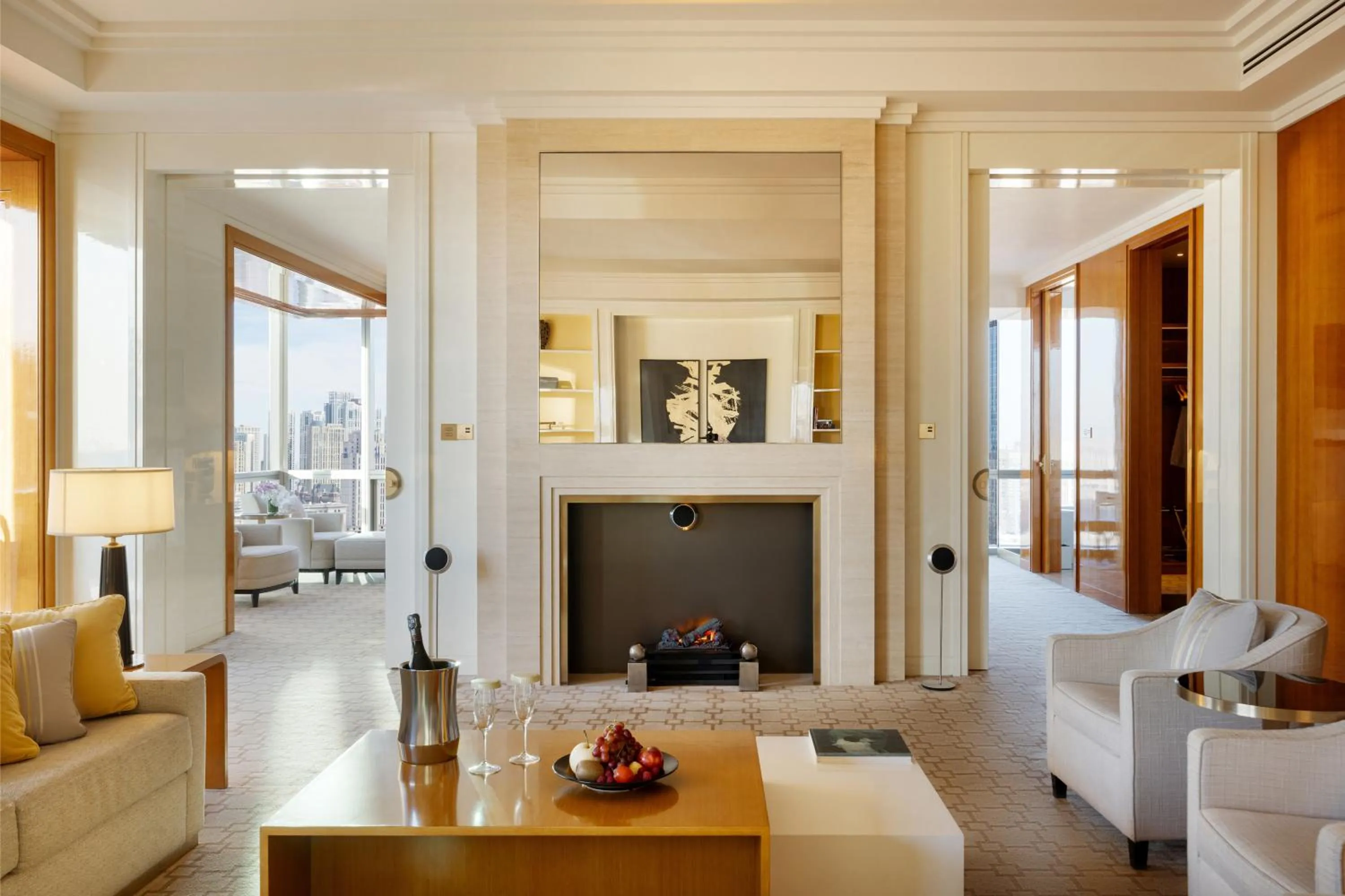 TV and multimedia in Four Seasons Hotel Tianjin