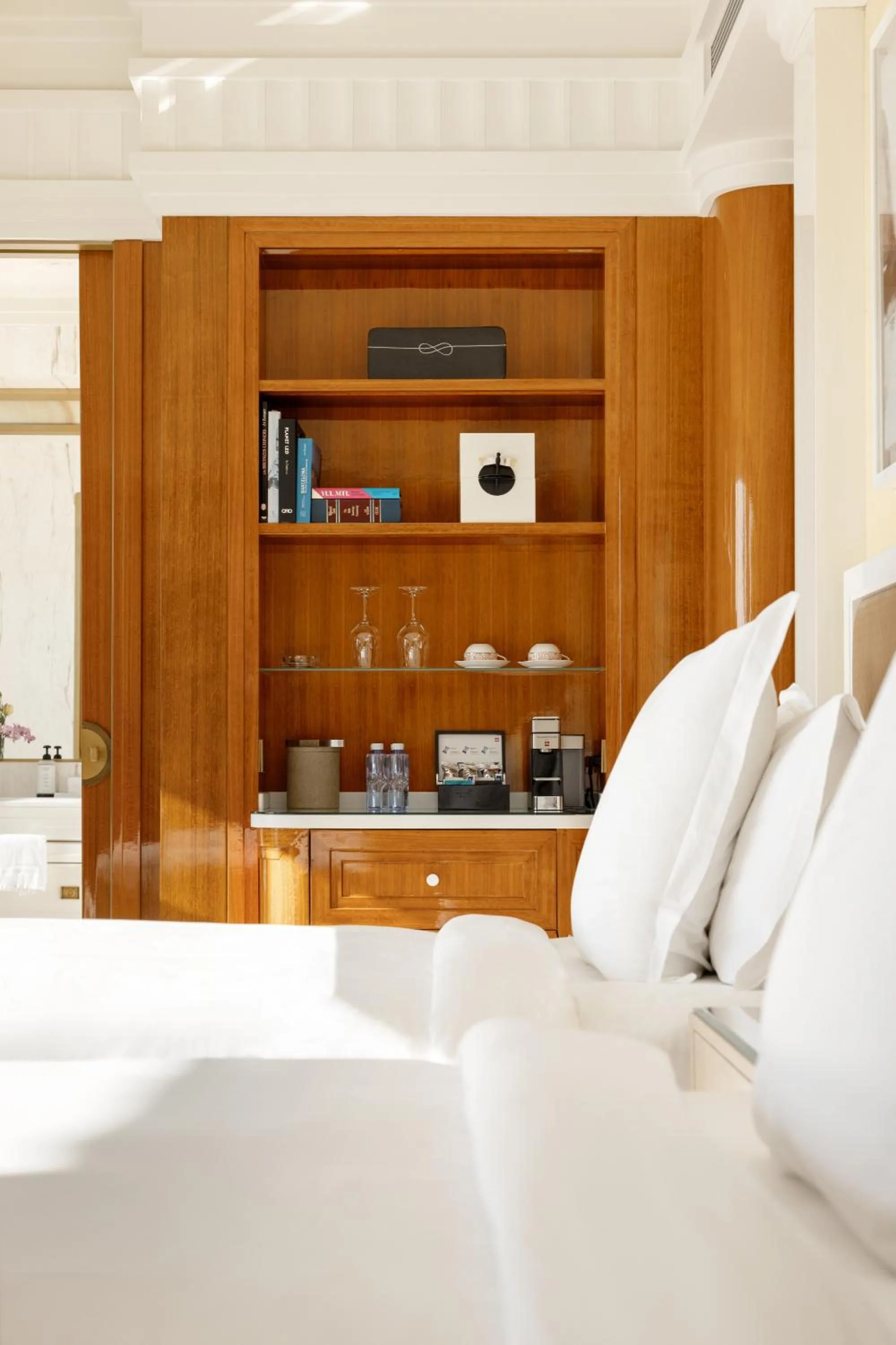 Bed in Four Seasons Hotel Tianjin