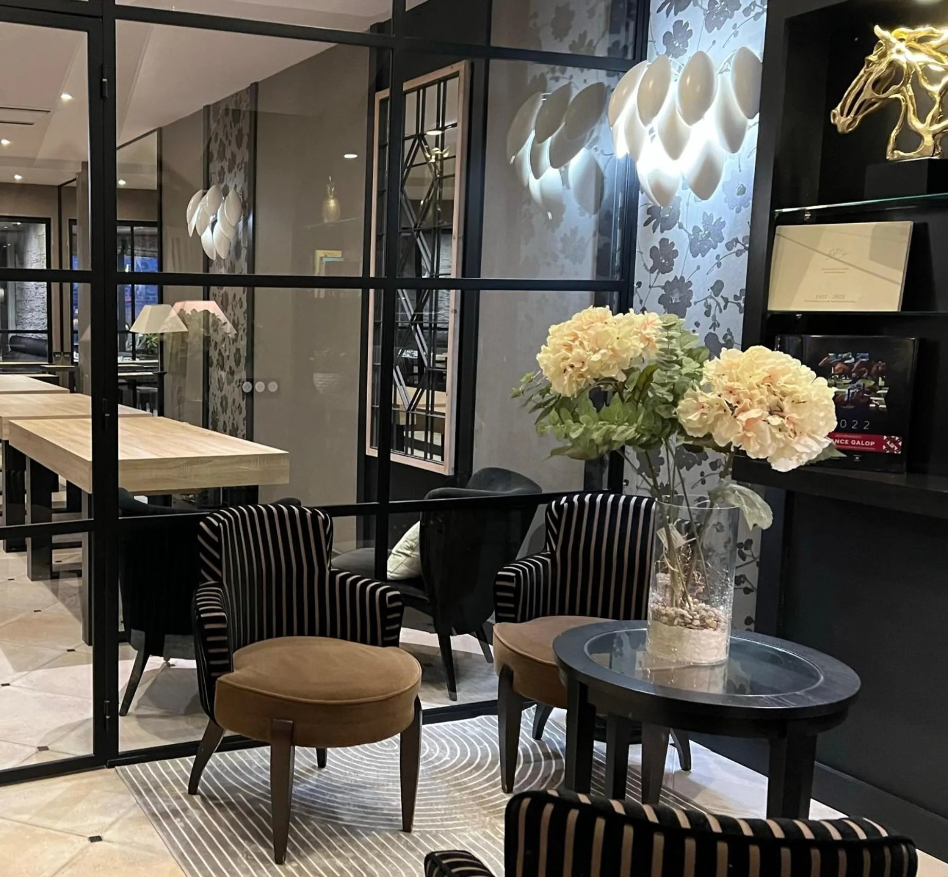 Property building in Le Trophée Boutique Hôtel Spa- La Loggia Appart'hôtel