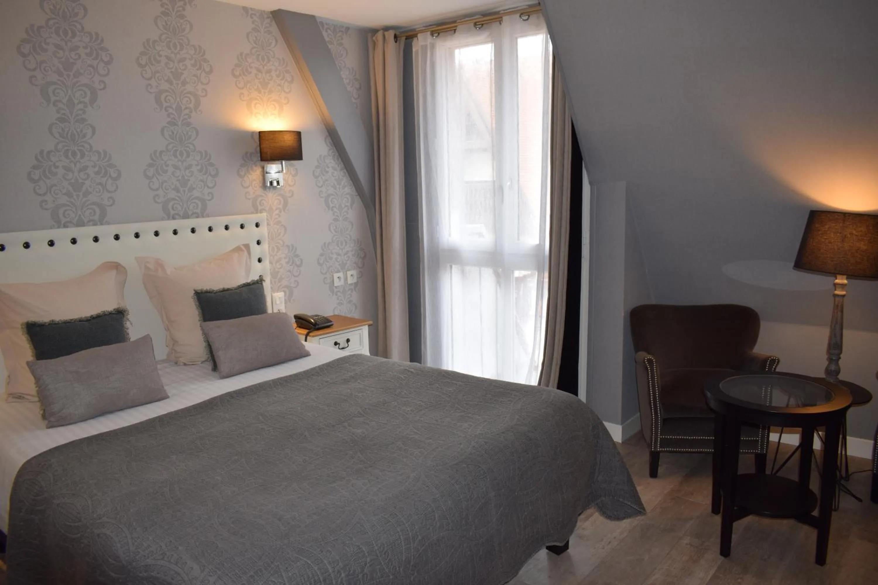 Bedroom, Bed in Le Trophée Boutique Hôtel Spa- La Loggia Appart'hôtel