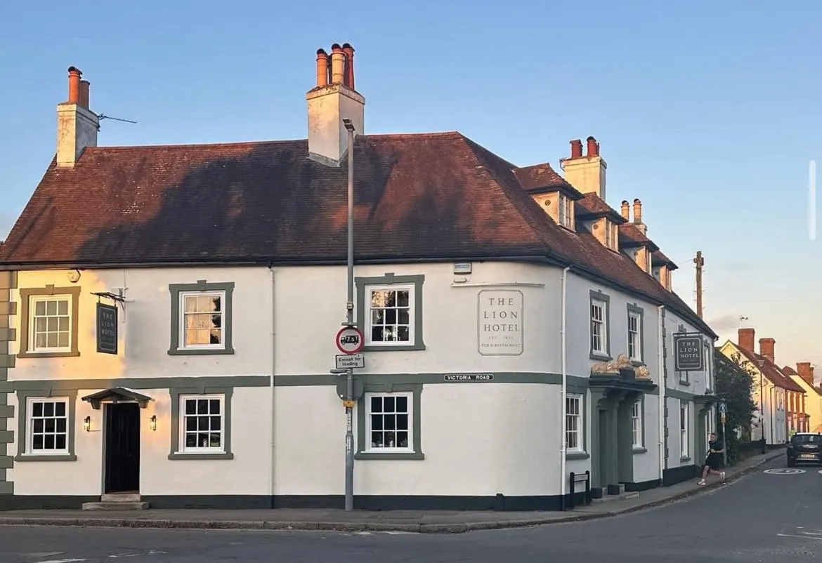 The Lion Hotel - Pub & Restaurant
