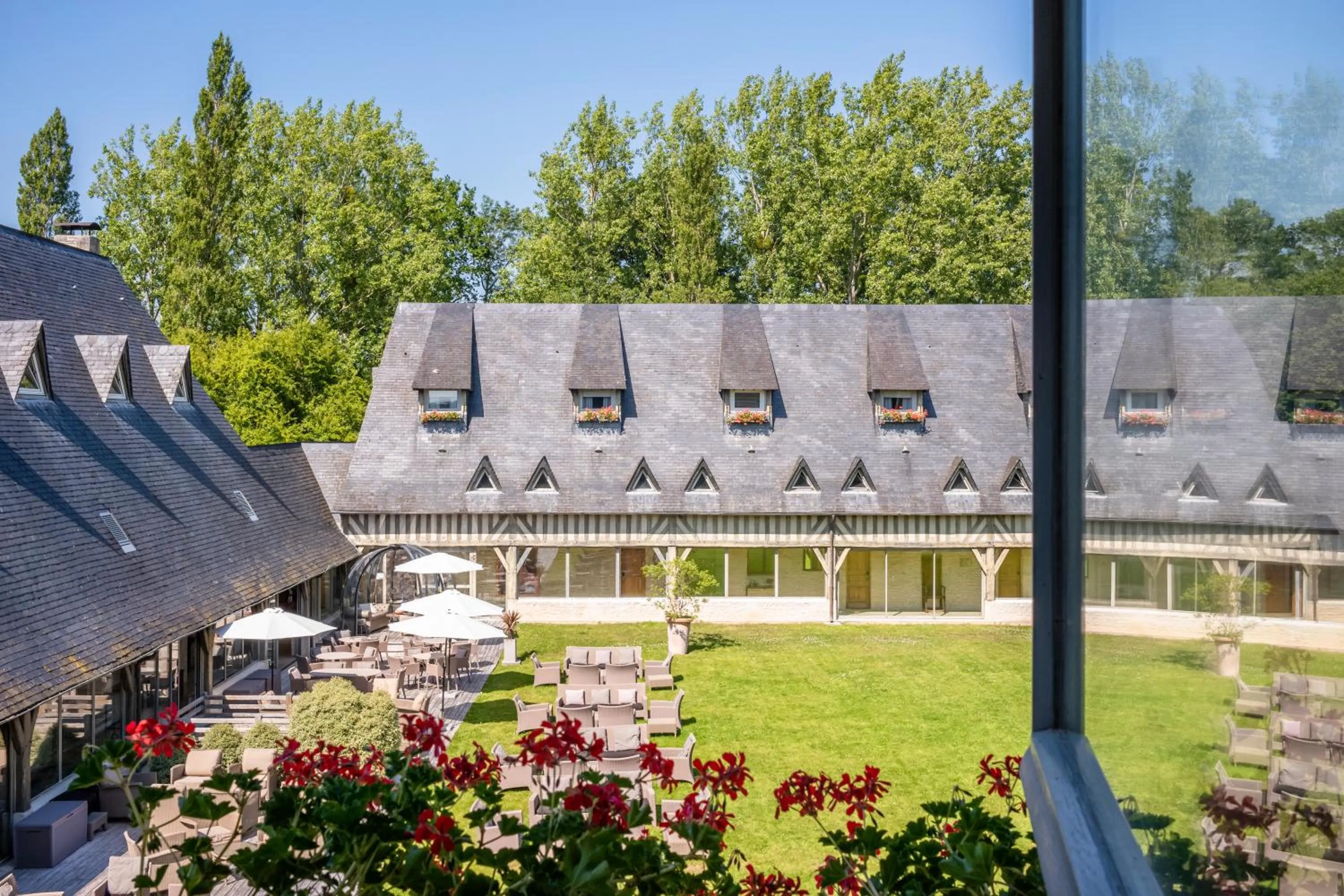 Facade/entrance in Les Manoirs de Tourgéville