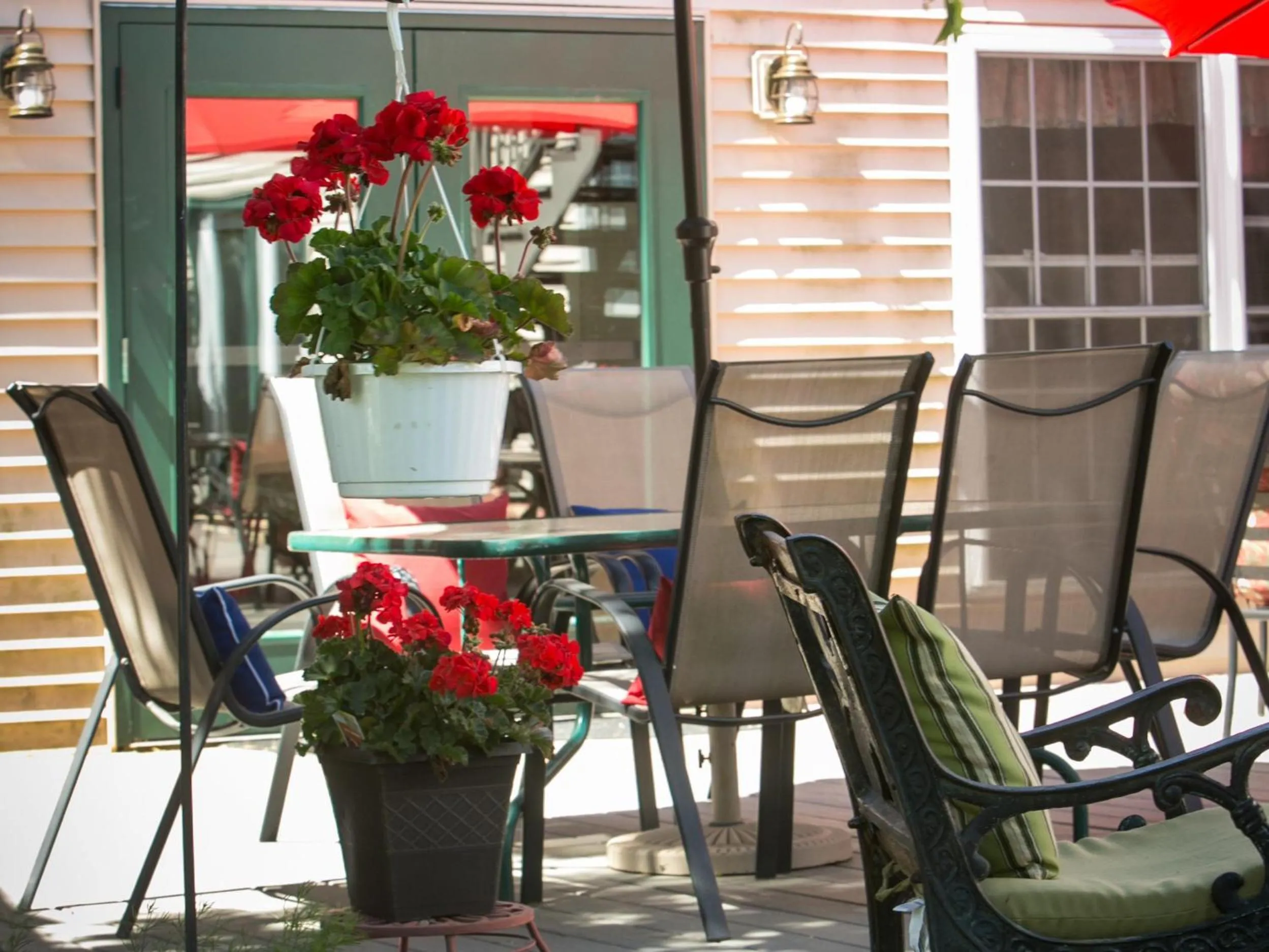 Property building in Casco Bay Inn