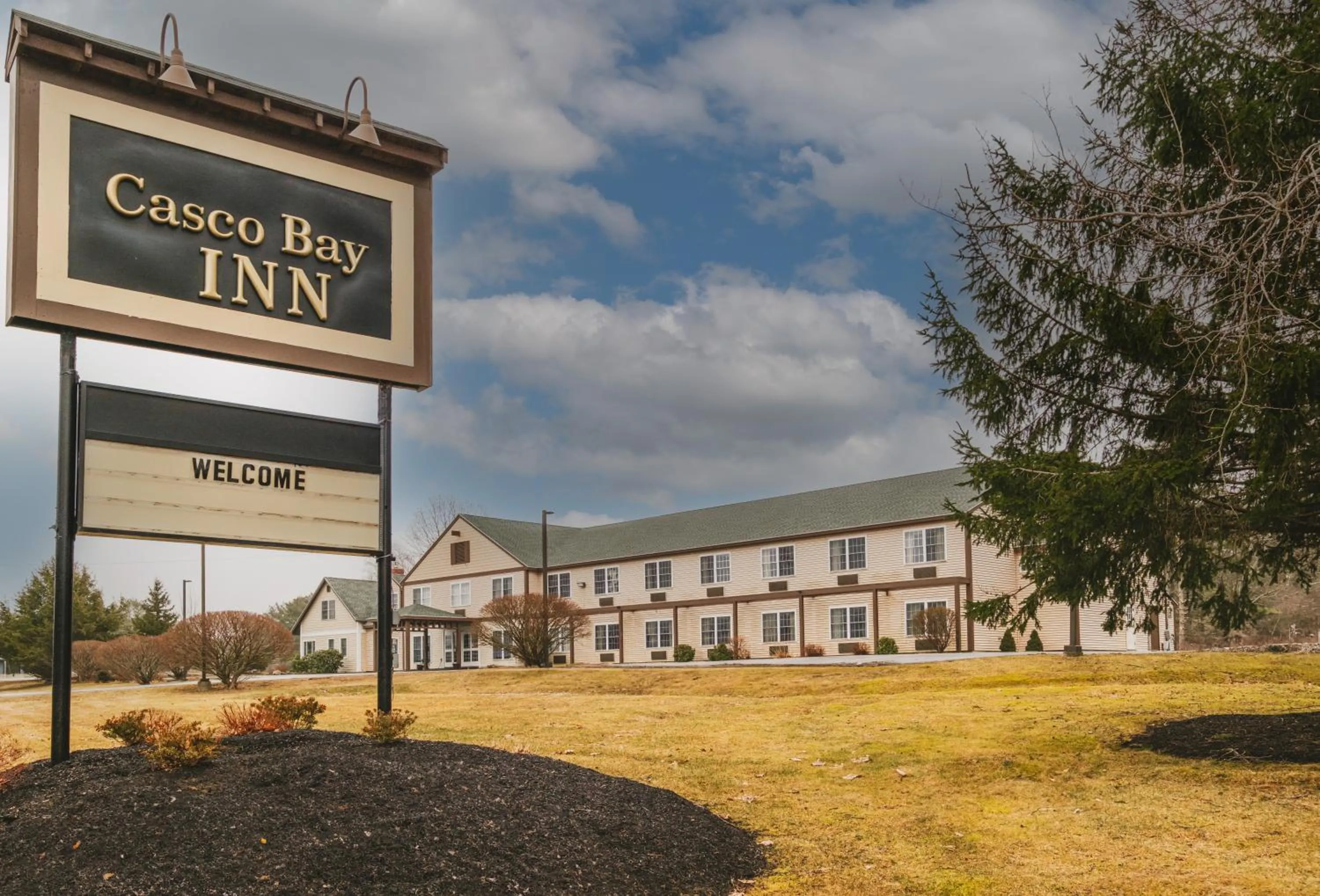 Property building in Casco Bay Inn