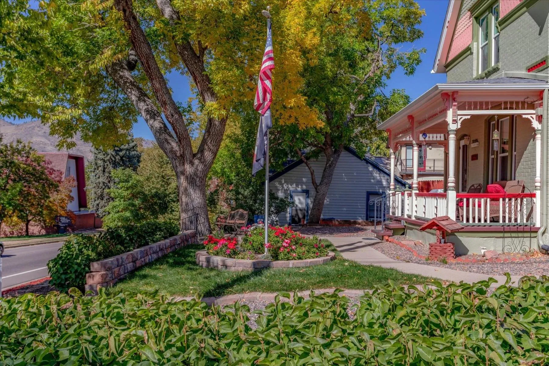 Property building in The Silk Pincushion
