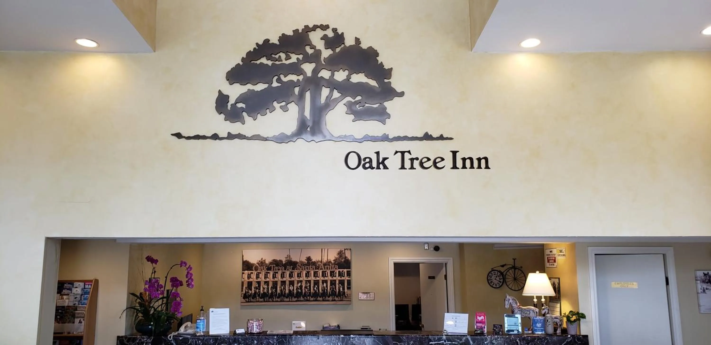 Breakfast in Oak Tree Inn