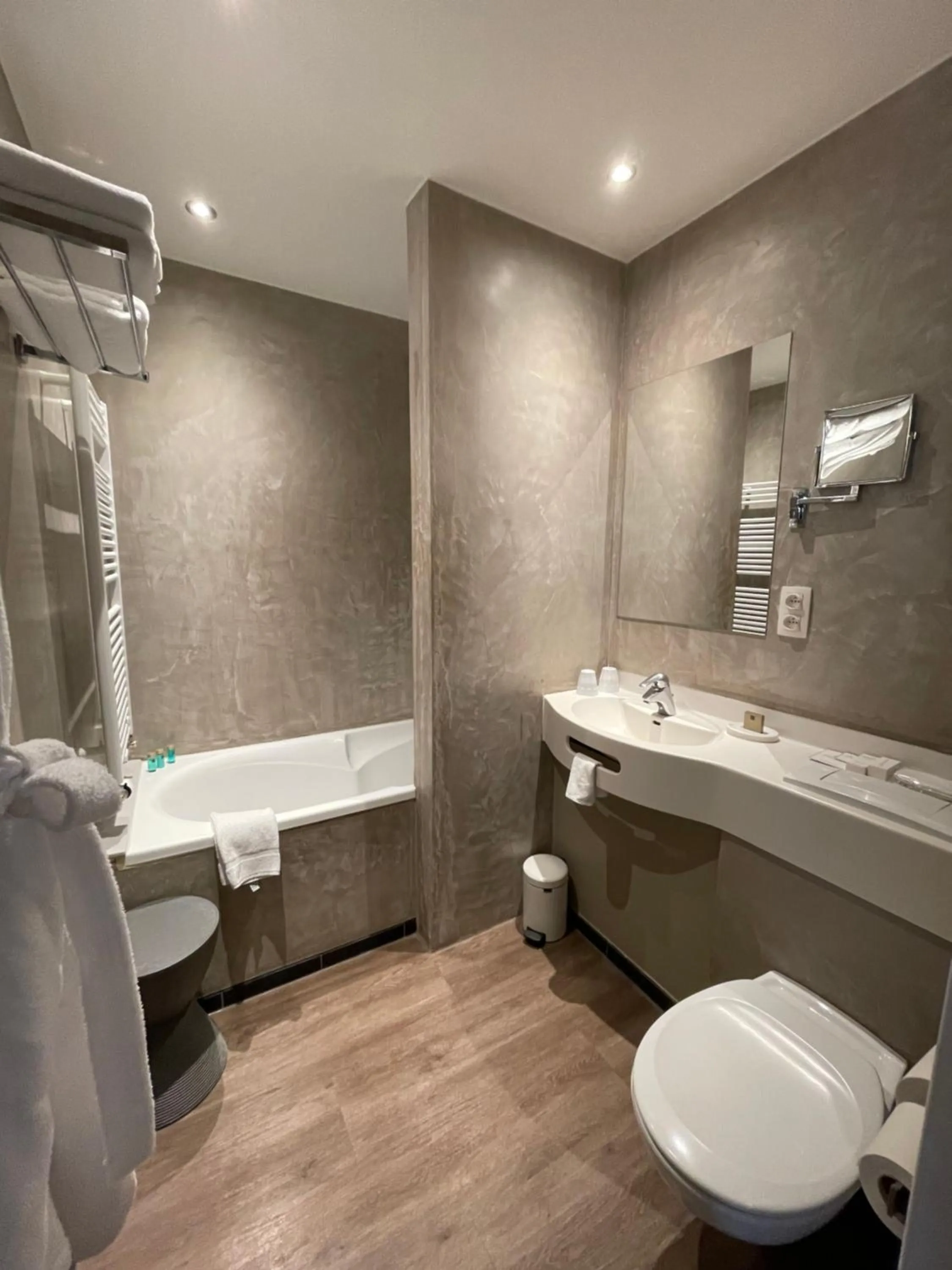 Toilet in Hotel Montanus