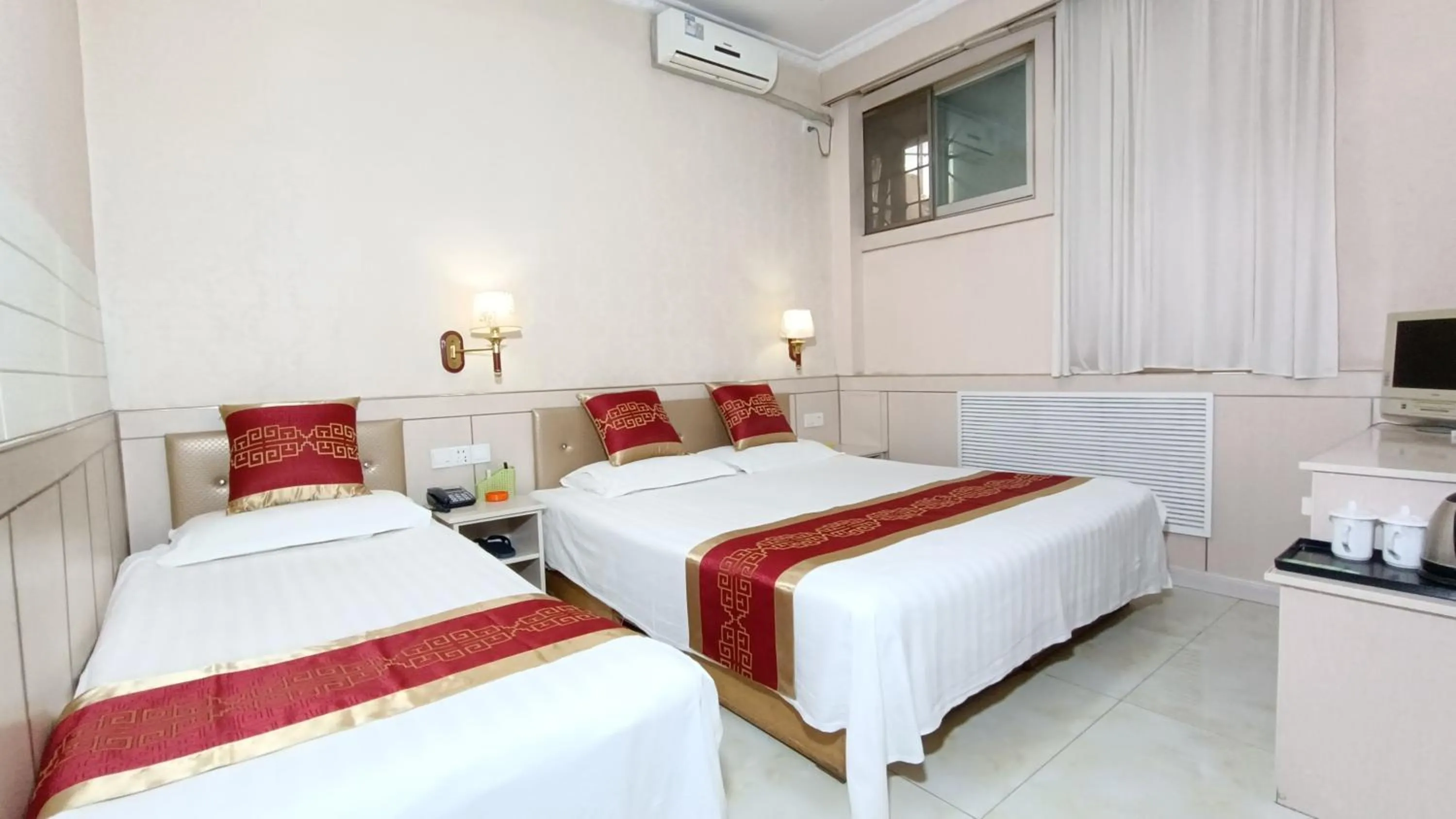 Bed in Qufu Garden Hotel