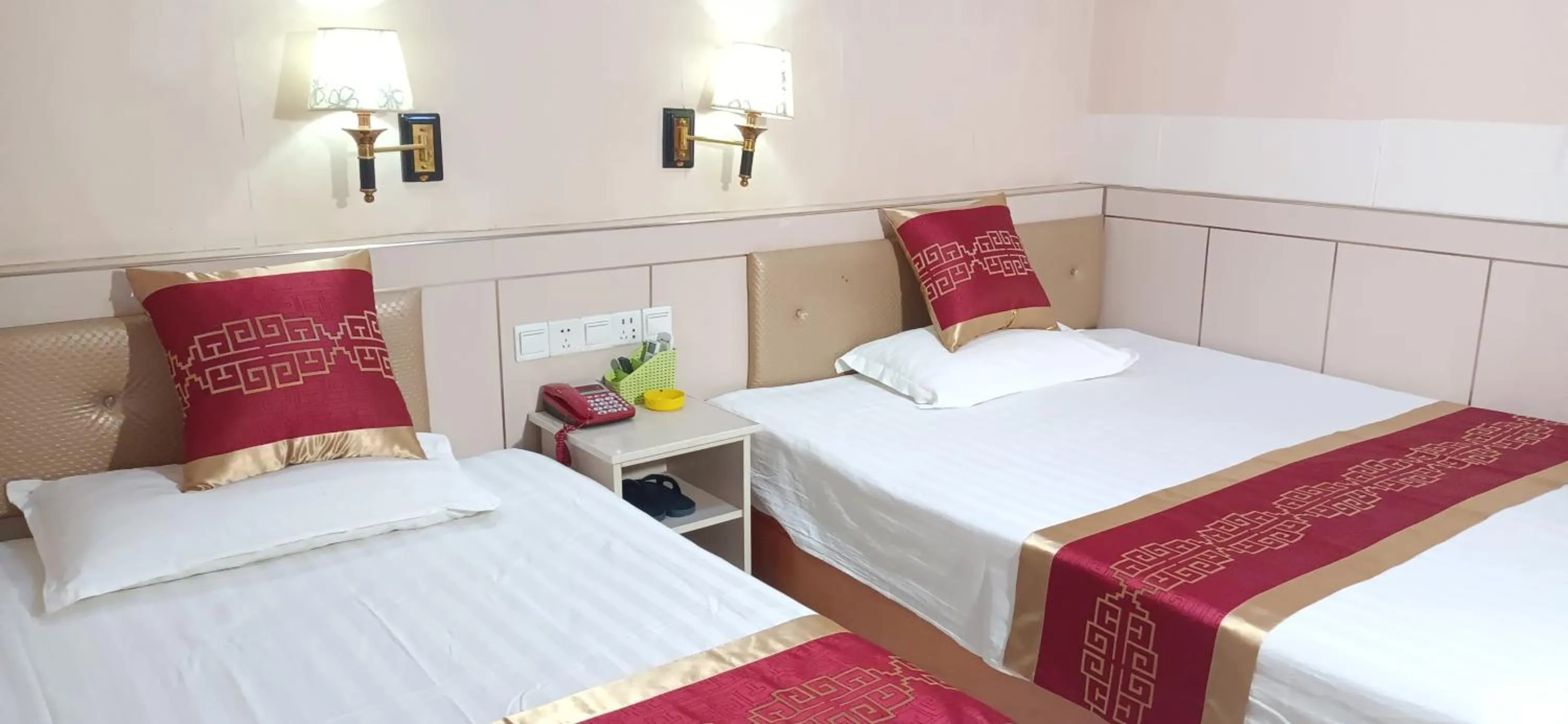 Bed in Qufu Garden Hotel