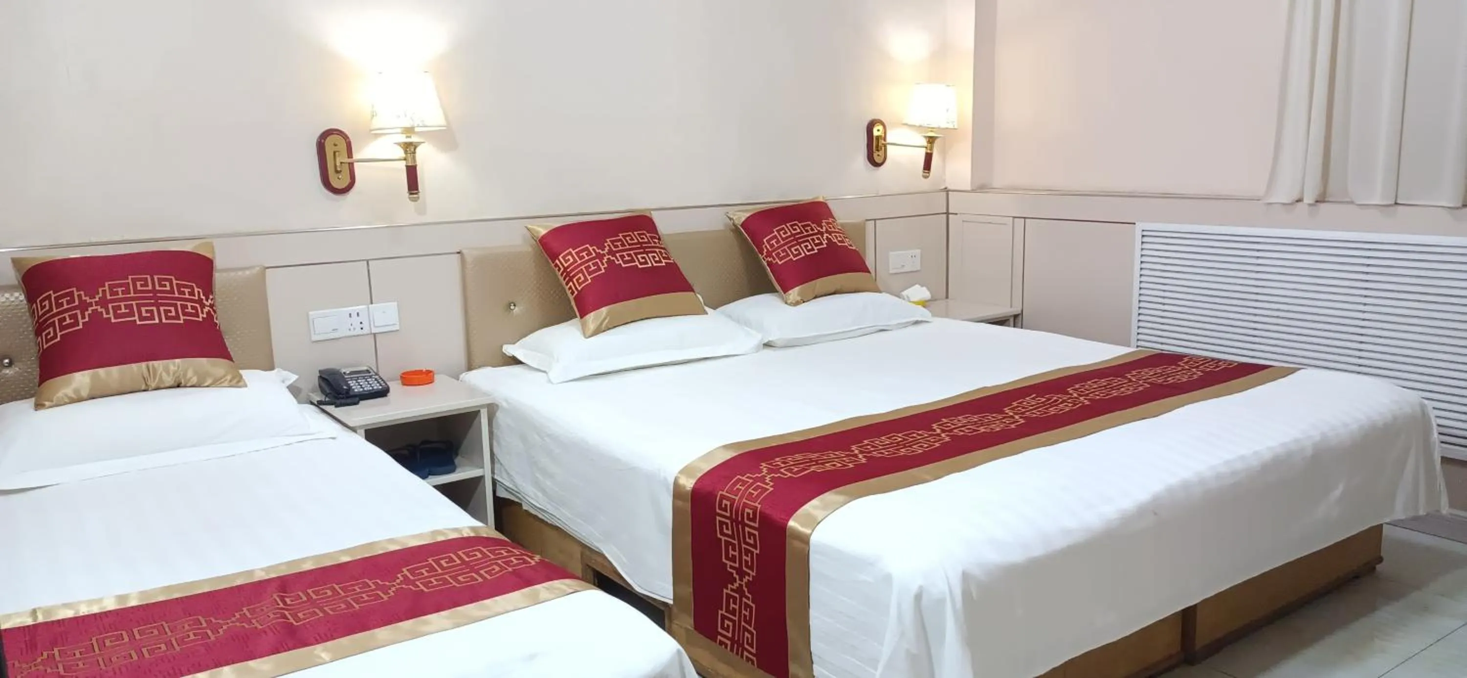 Bed in Qufu Garden Hotel