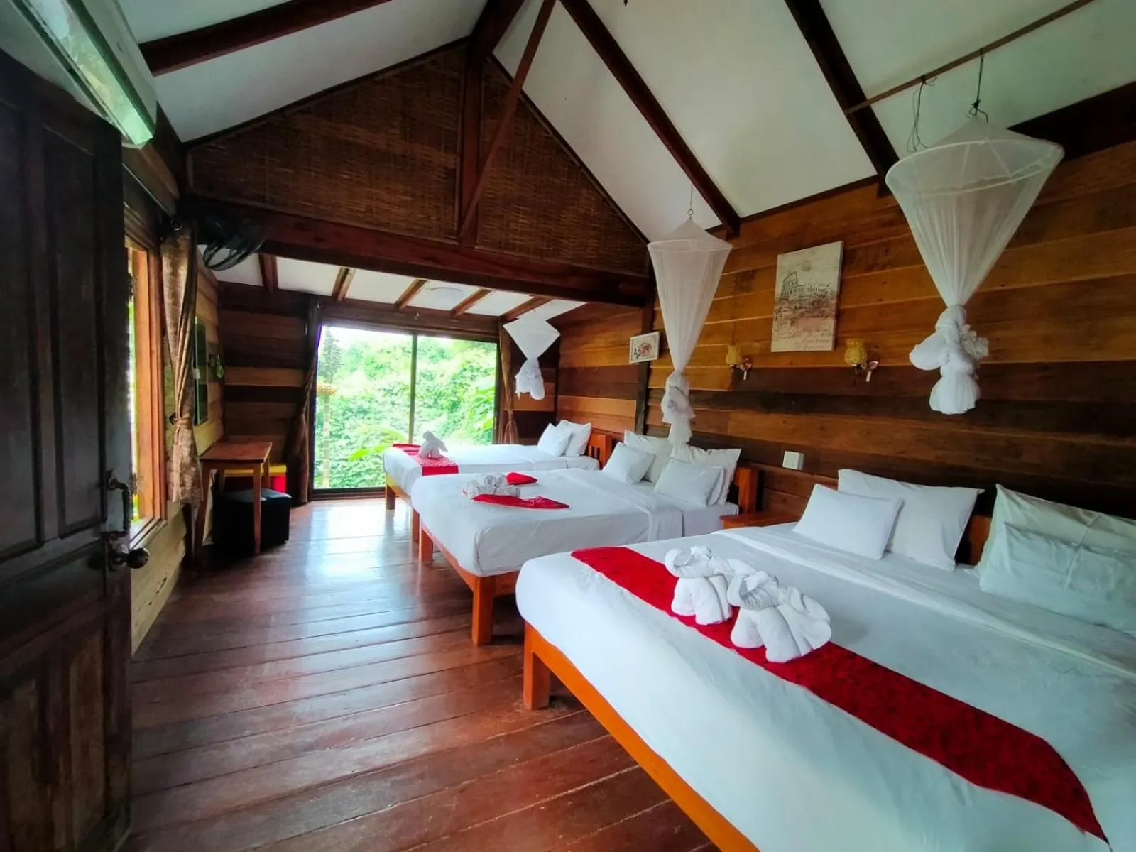 Bed in Phoxay Ngam Resort