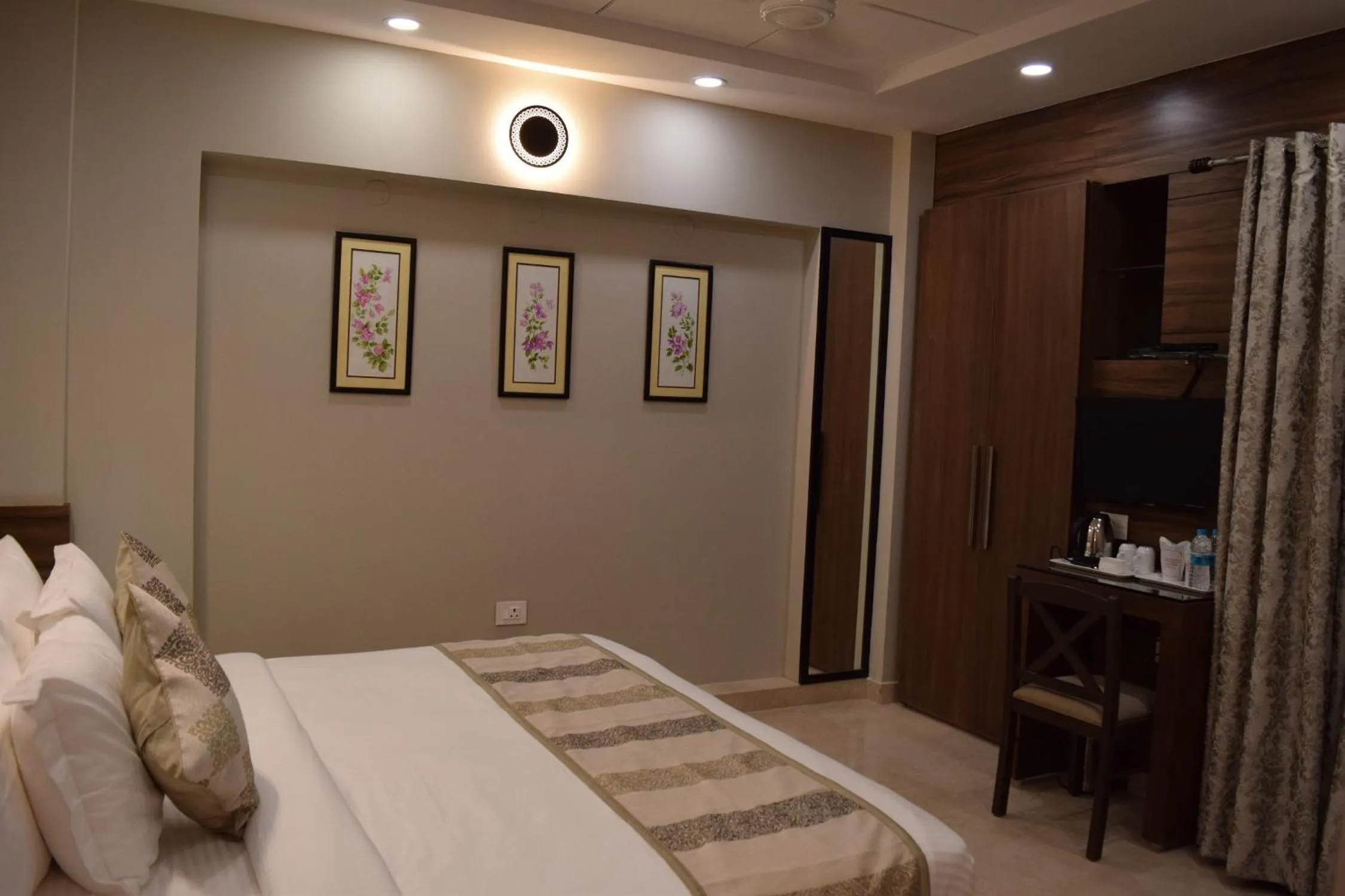 Bedroom, Bed in De Bougain Villa