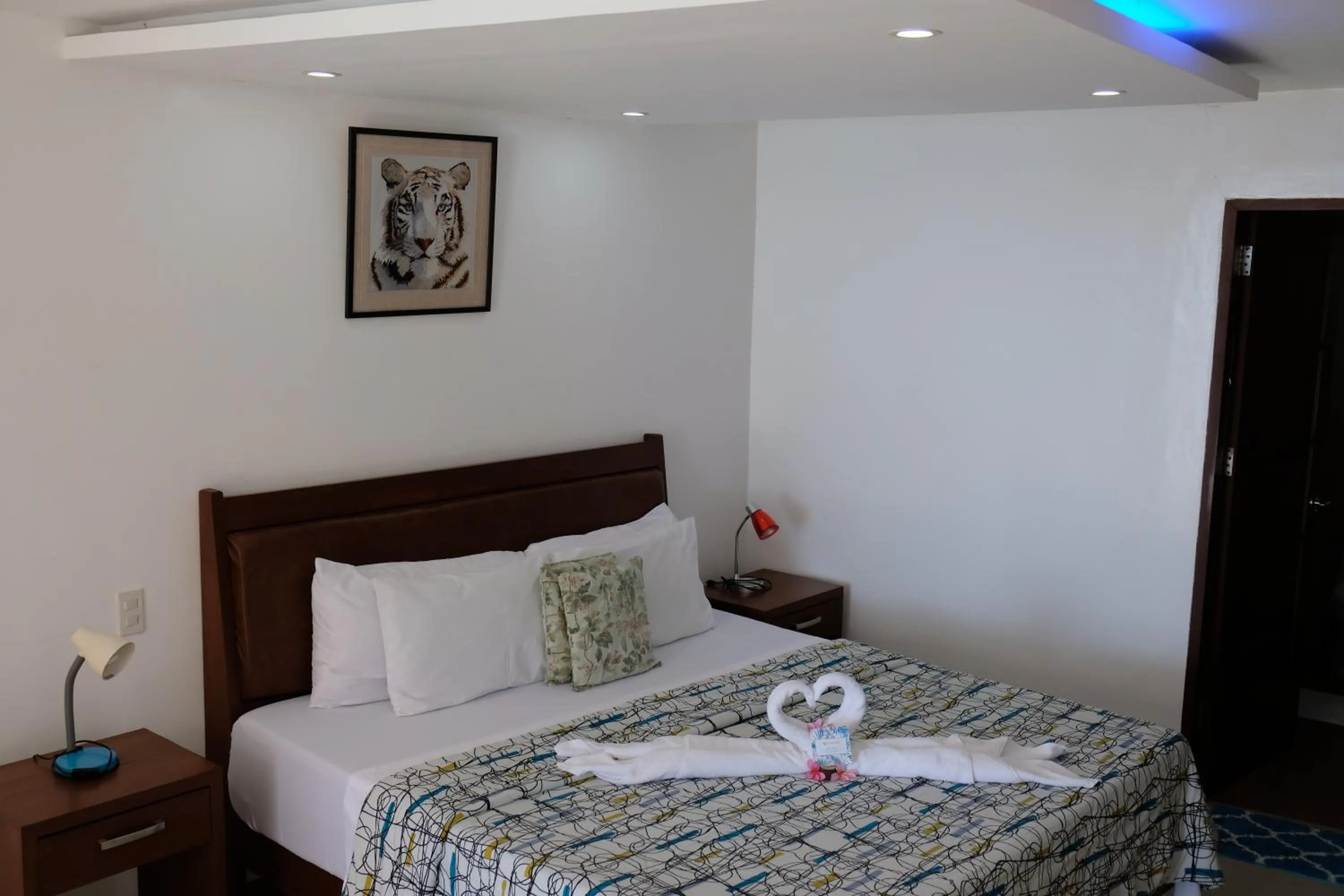 Bedroom, Bed in Sundown Resort & Austrian Pension House