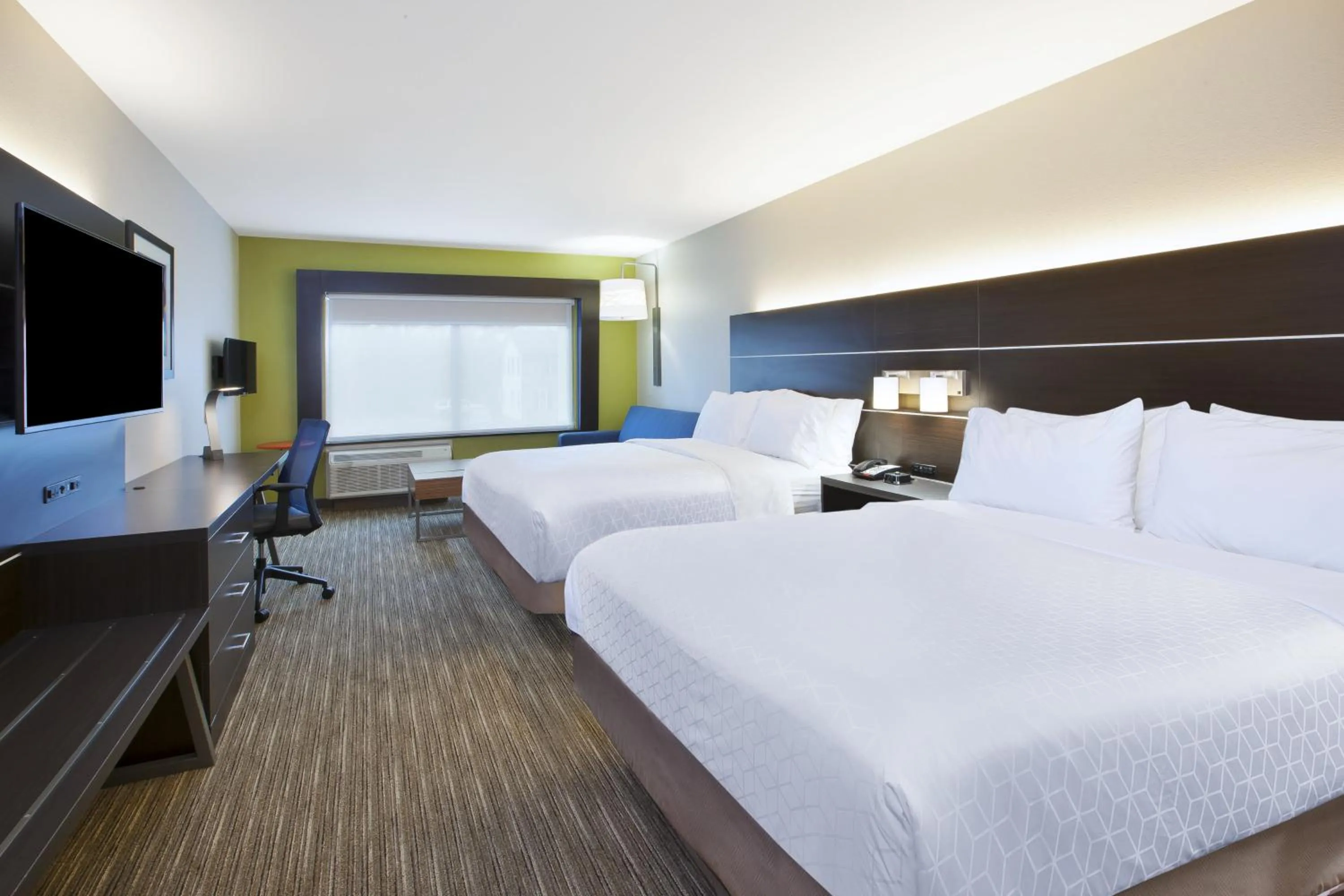 Bedroom, Bed in Holiday Inn Express & Suites - Parkersburg East by IHG