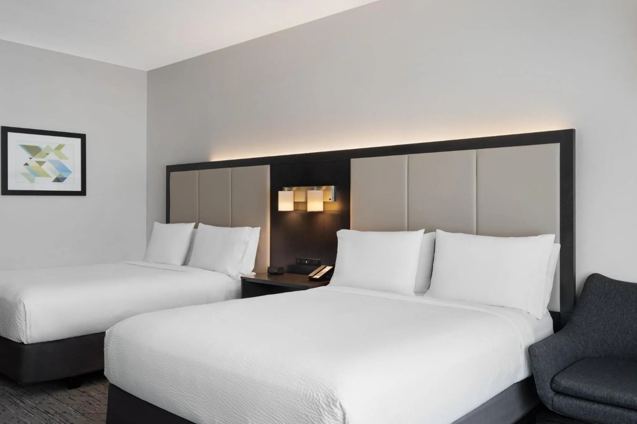 Photo of the whole room, Bed in Holiday Inn Express & Suites - Tampa East - Ybor City by IHG