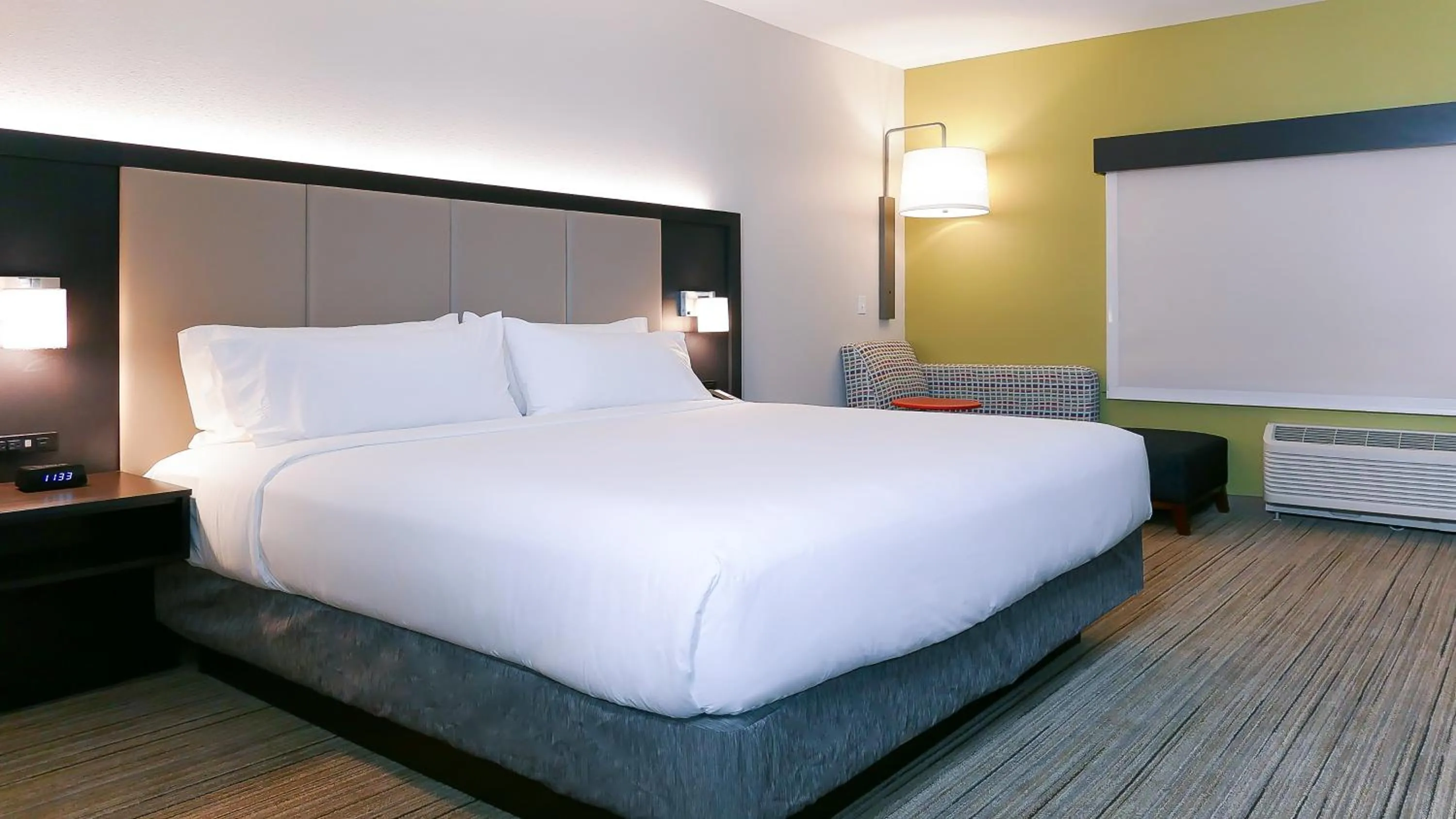 Photo of the whole room, Bed in Holiday Inn Express & Suites - Tampa East - Ybor City by IHG