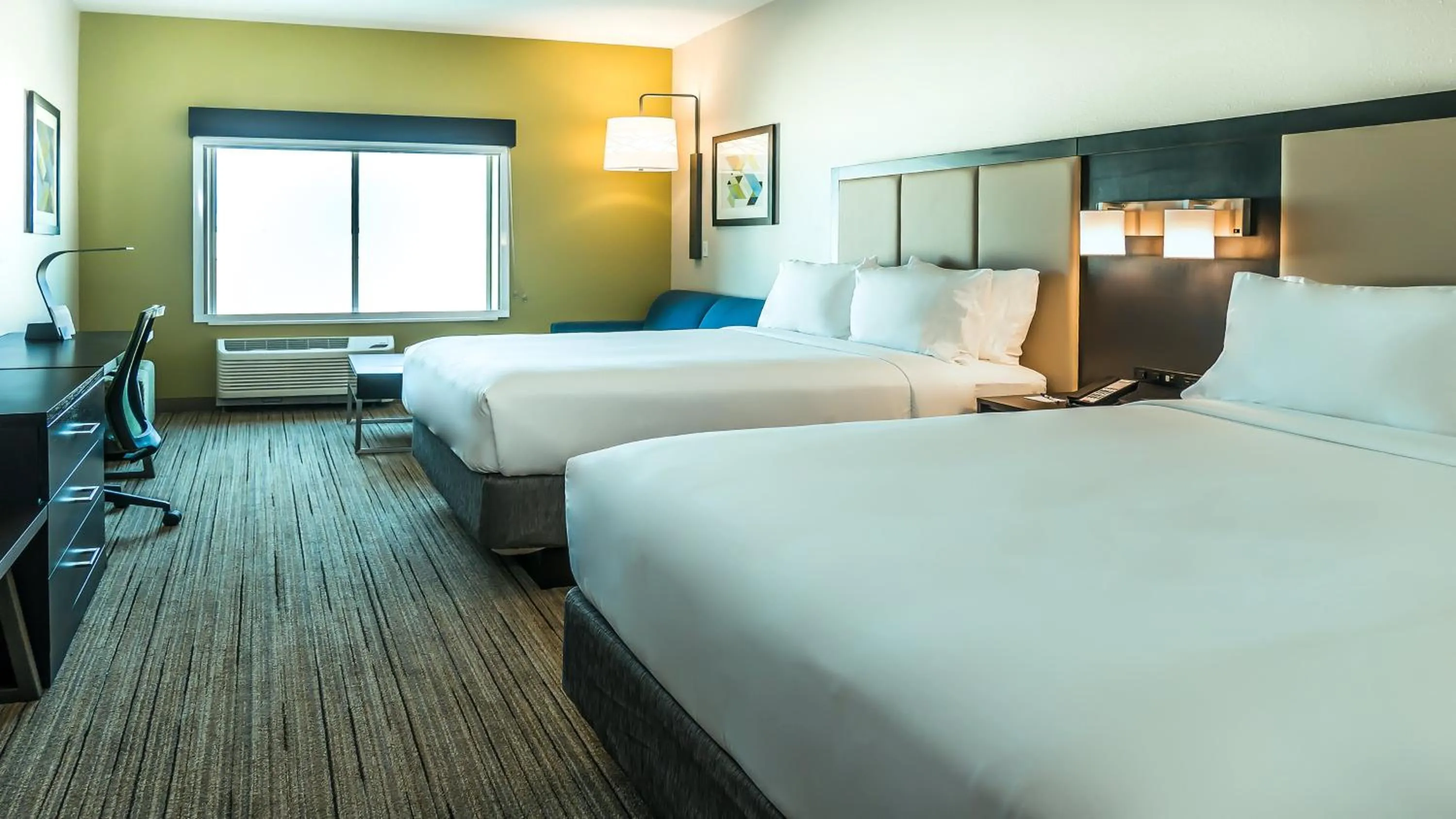 Photo of the whole room, Bed in Holiday Inn Express & Suites - Tampa East - Ybor City by IHG