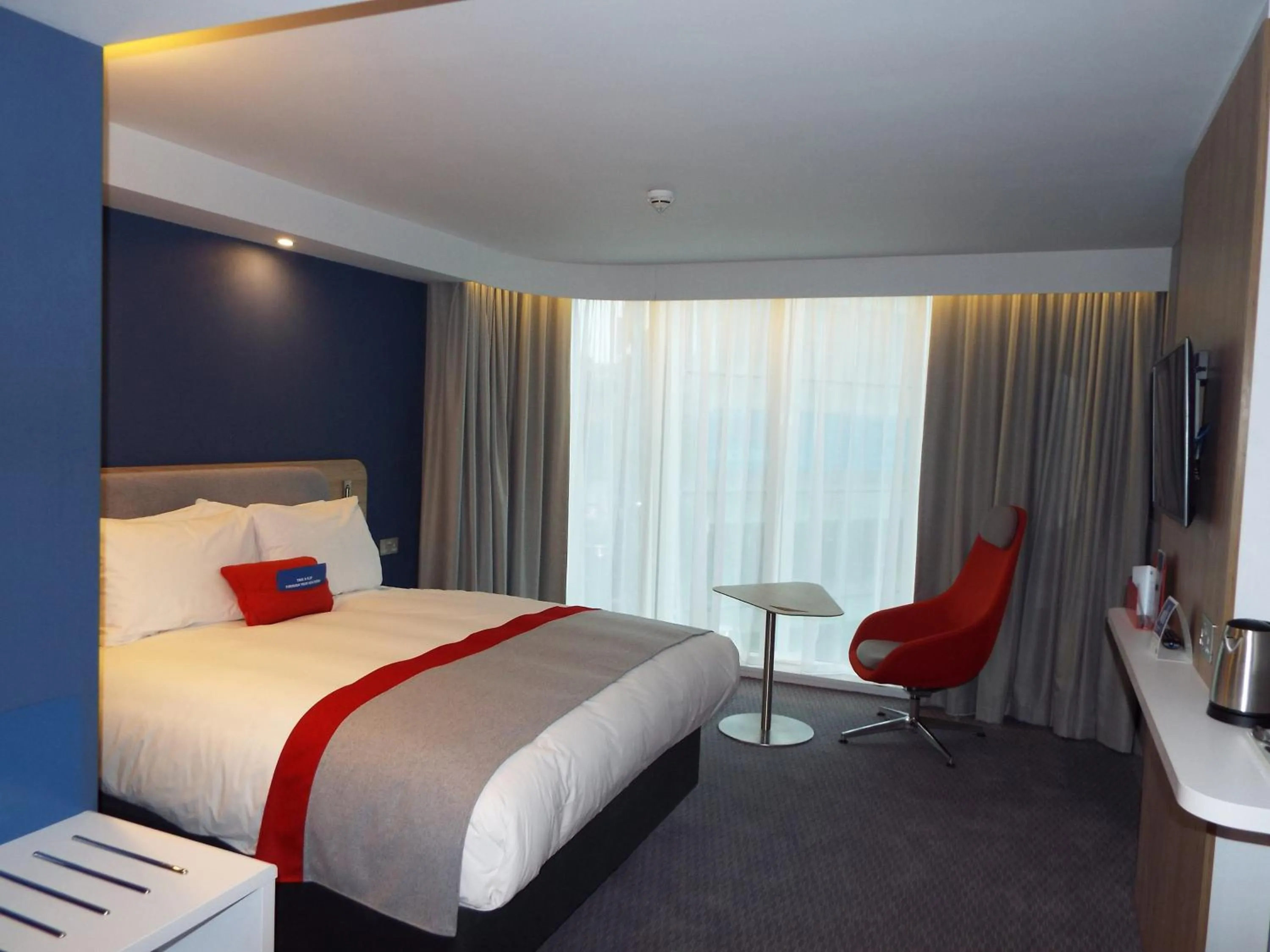 Photo of the whole room, Bed in Holiday Inn Express - Stockport by IHG
