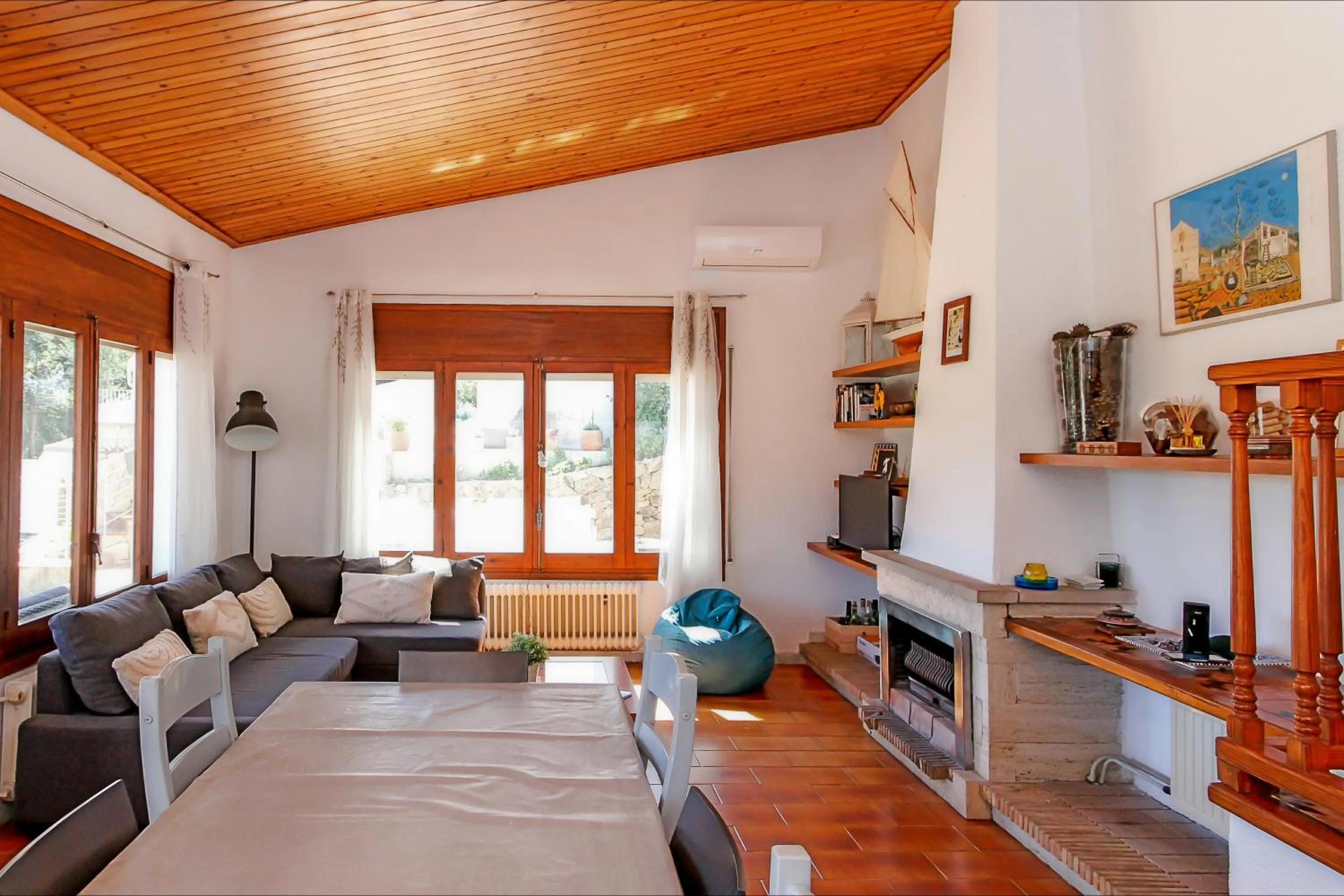 Communal lounge/ TV room in Villa Natalia C101