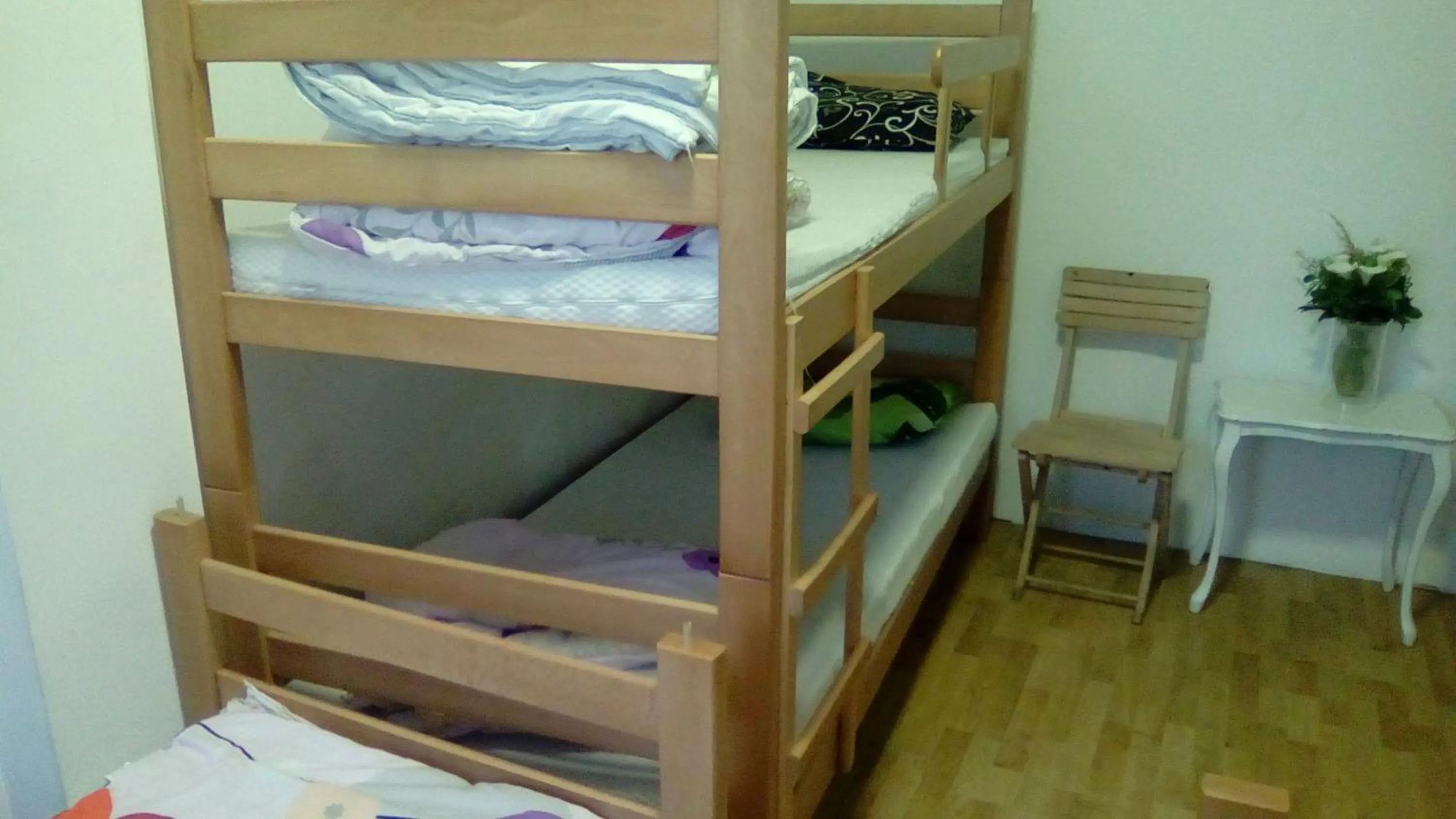 Photo of the whole room, Bed in Hostel Jellostone