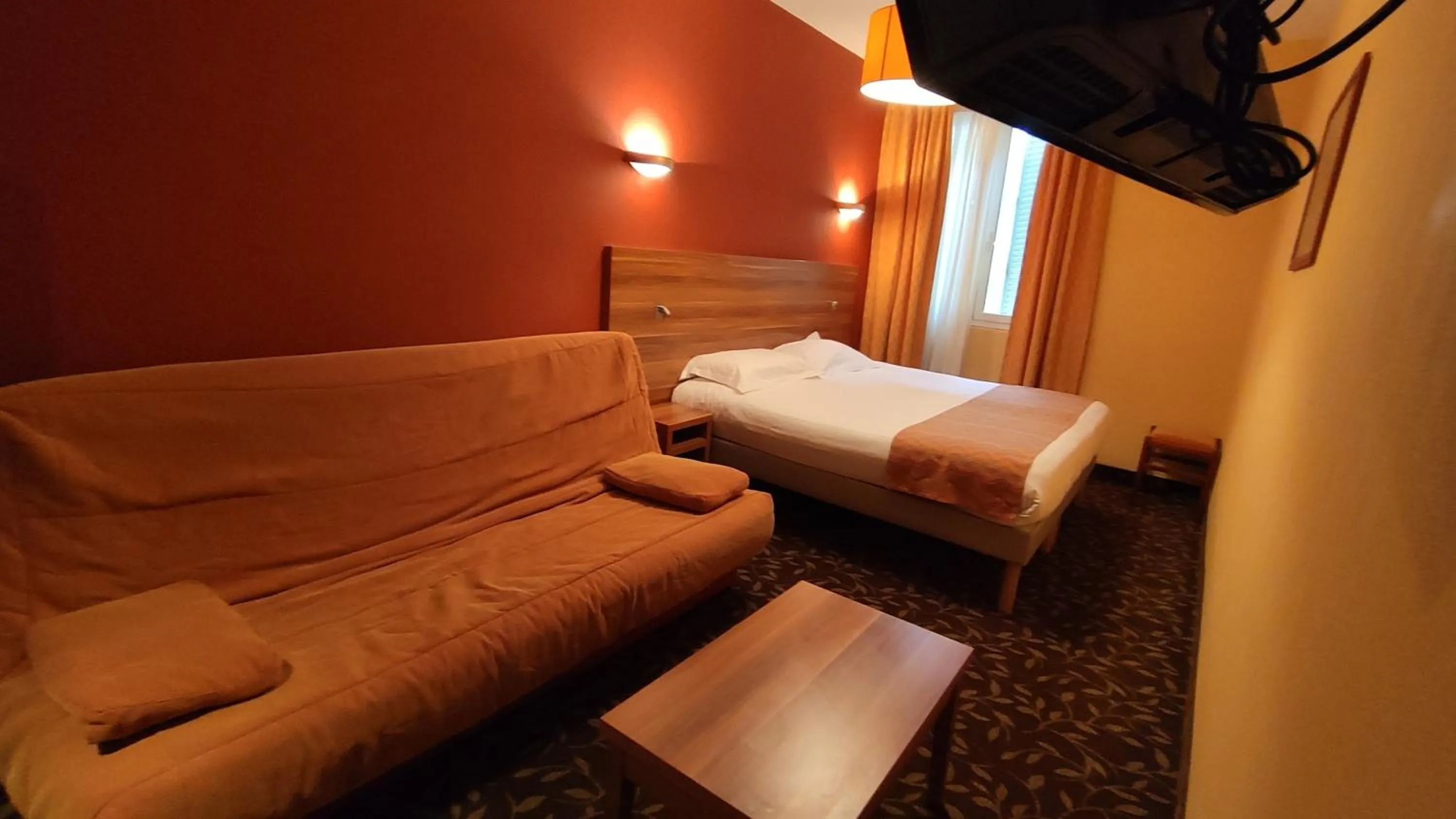 Bedroom, Bed in Residence Share Inn