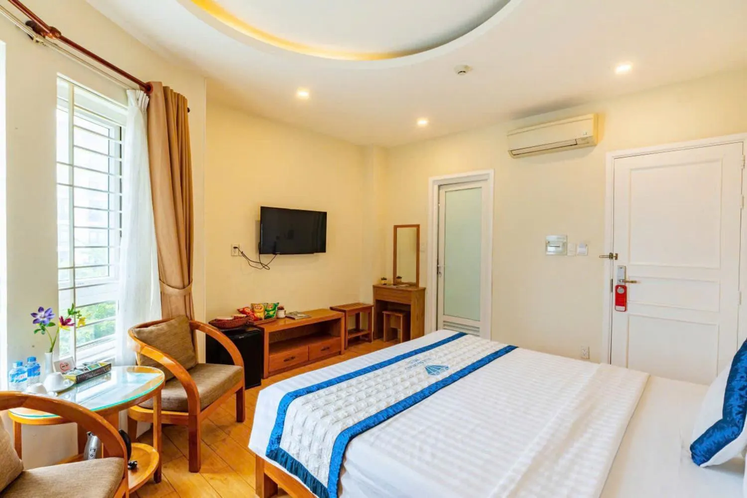 Photo of the whole room, Bed in Blue Diamond Airport Hotel