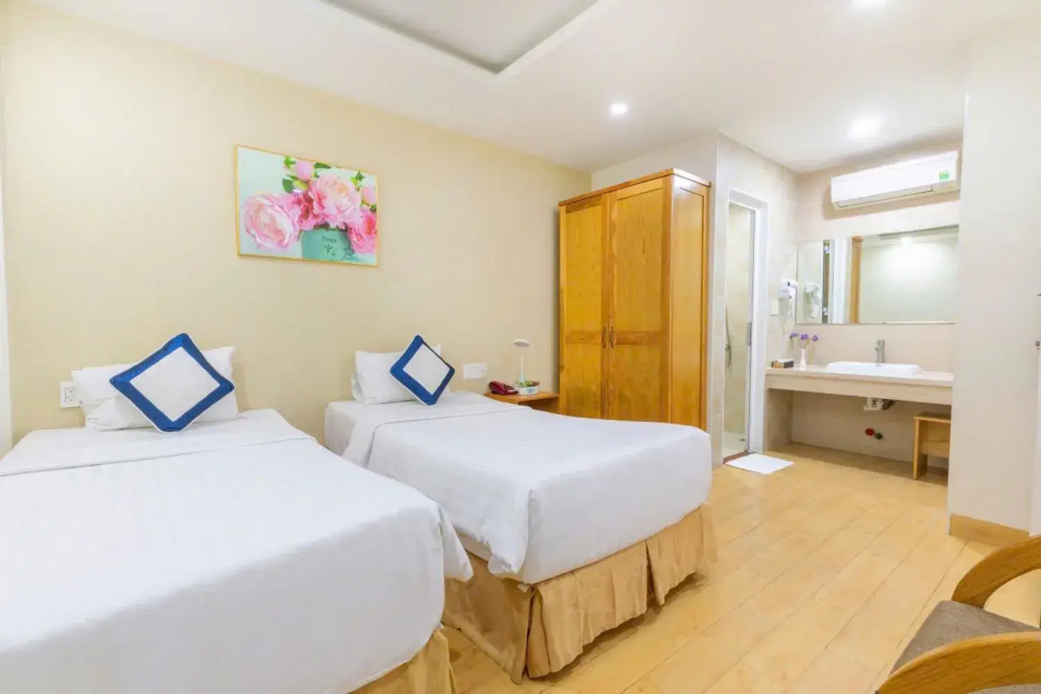 Deluxe Twin Room in Blue Diamond Airport Hotel Deluxe Twin Room in Blue Diamond Airport Hotel