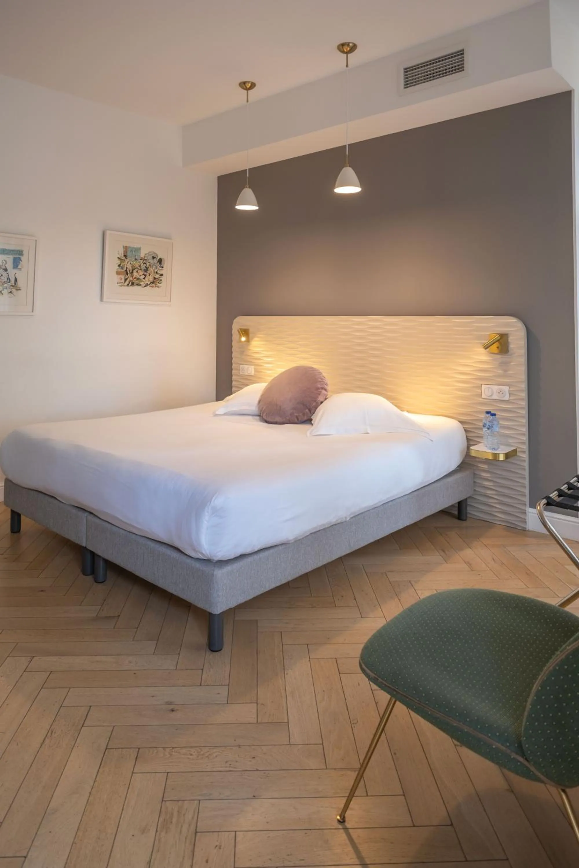 Bedroom, Bed in Hôtel le XIX