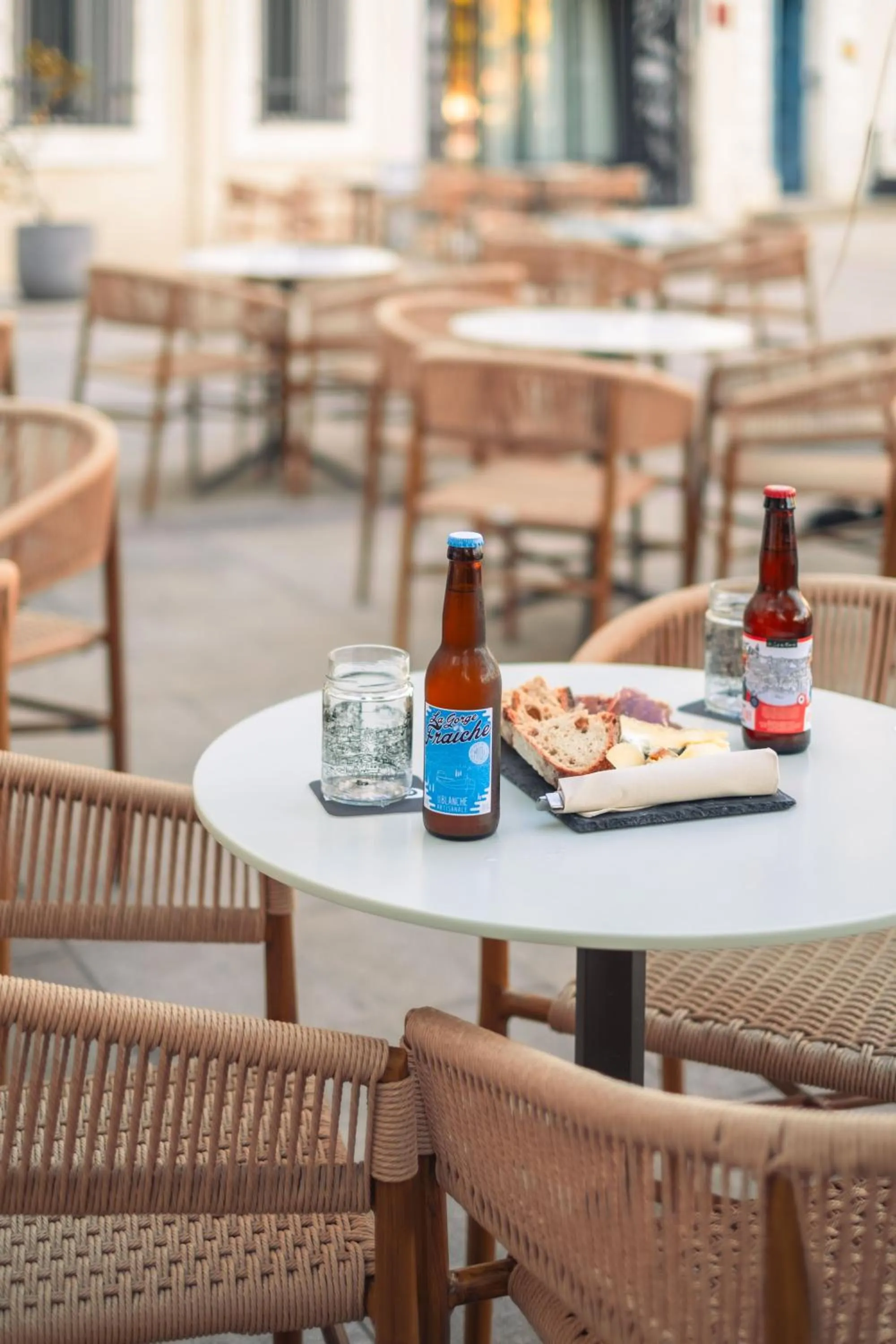 Food and drinks in Hôtel le XIX