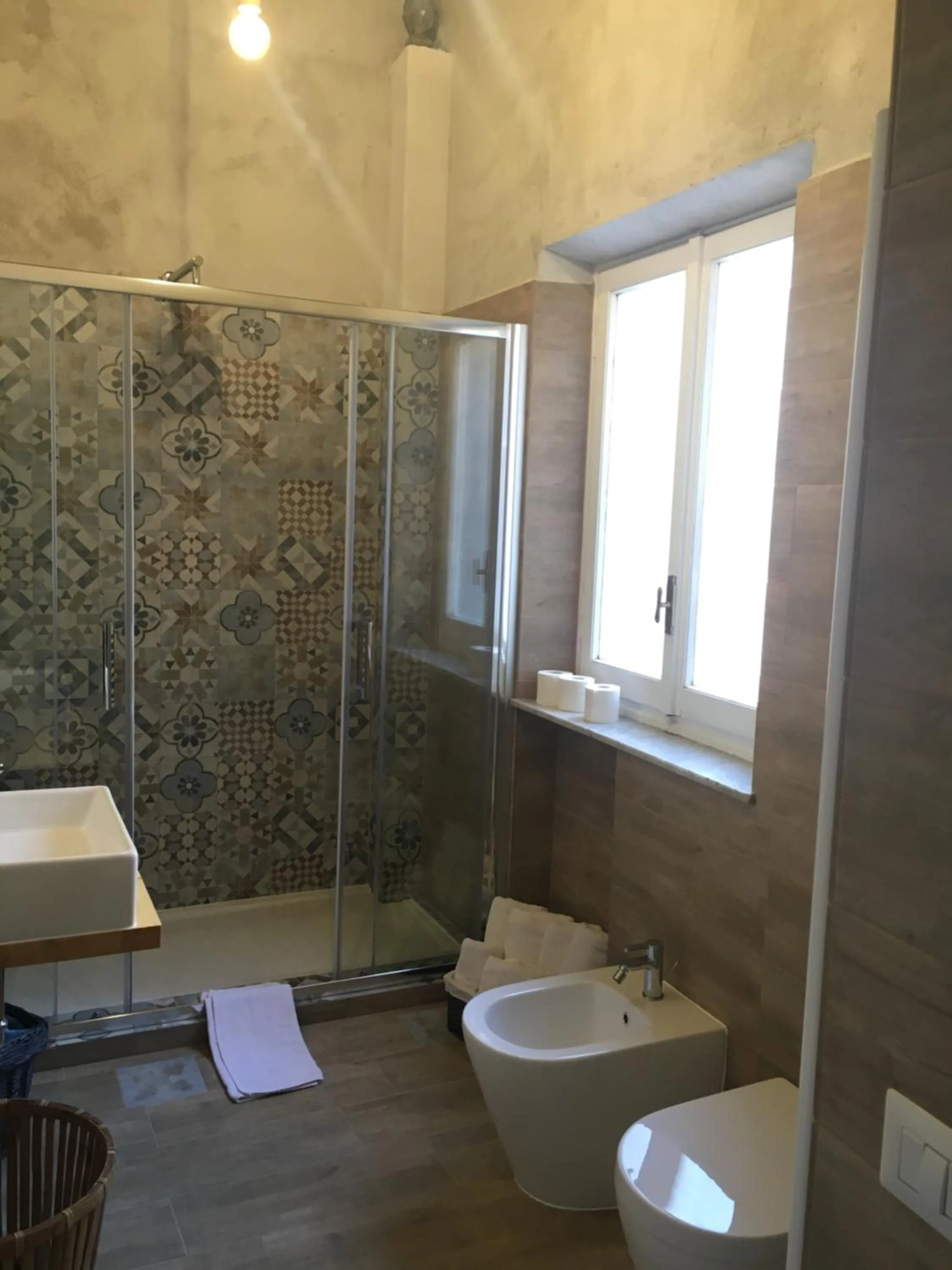 Shower in Maru Apartment