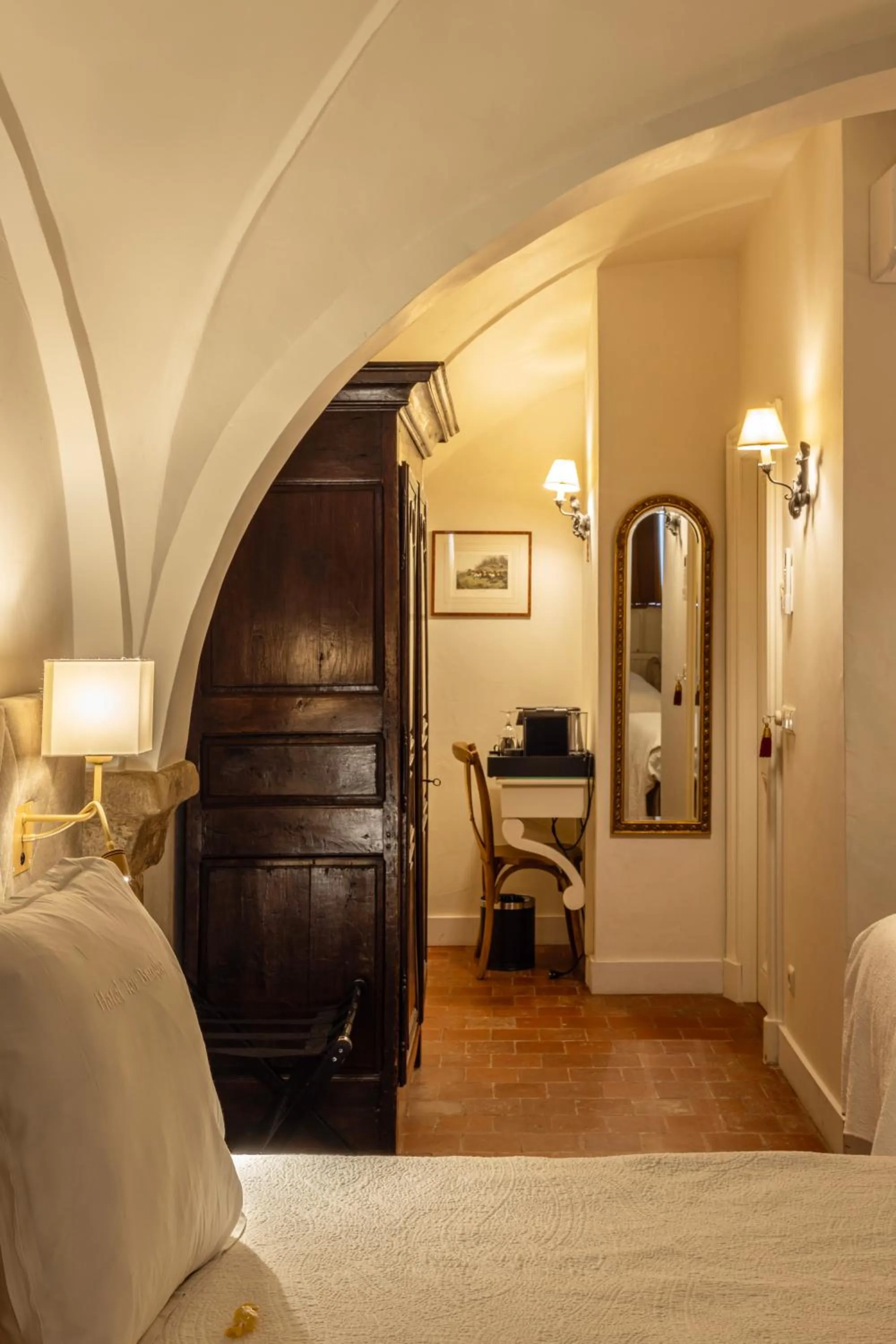 Bed in Canal View Hotel Ter Brughe by CW Hotel Collection